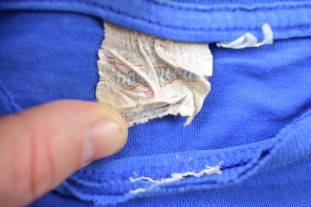 MLB Clothing > Gender Neutral Adult Clothing > Tops & Tees > T Shirts Vintage 1980s Chicago Cubs MLB Graphic T-Shirt Men's Large