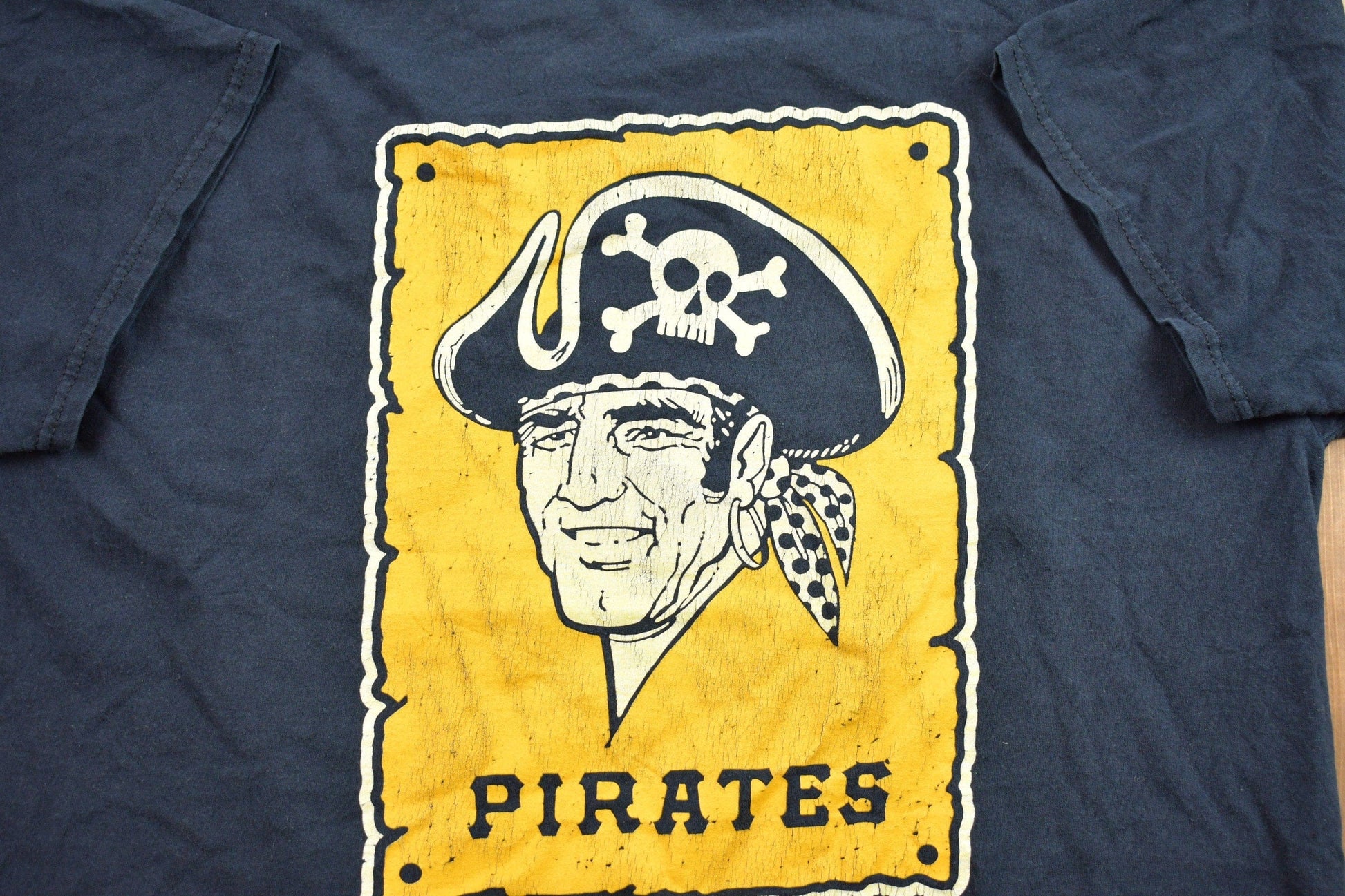 MLB Clothing > Gender Neutral Adult Clothing > Tops & Tees > T Shirts Vintage 1980s Pirates MLB T-Shirt Men's Large