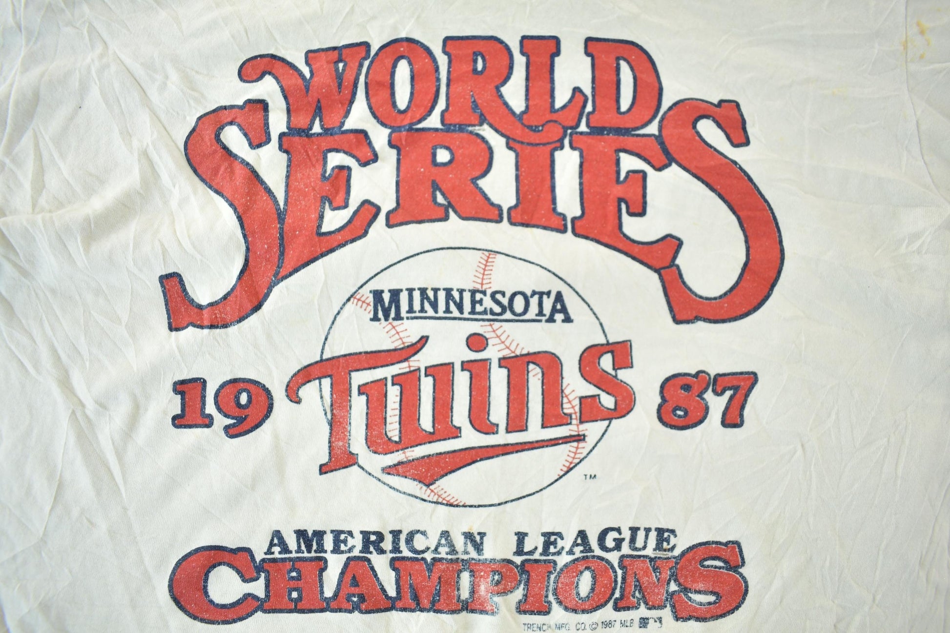 MLB Clothing > Gender Neutral Adult Clothing > Tops & Tees > T Shirts Vintage 1987 Minnesota Twins MLB Graphic T-Shirt Men's Large