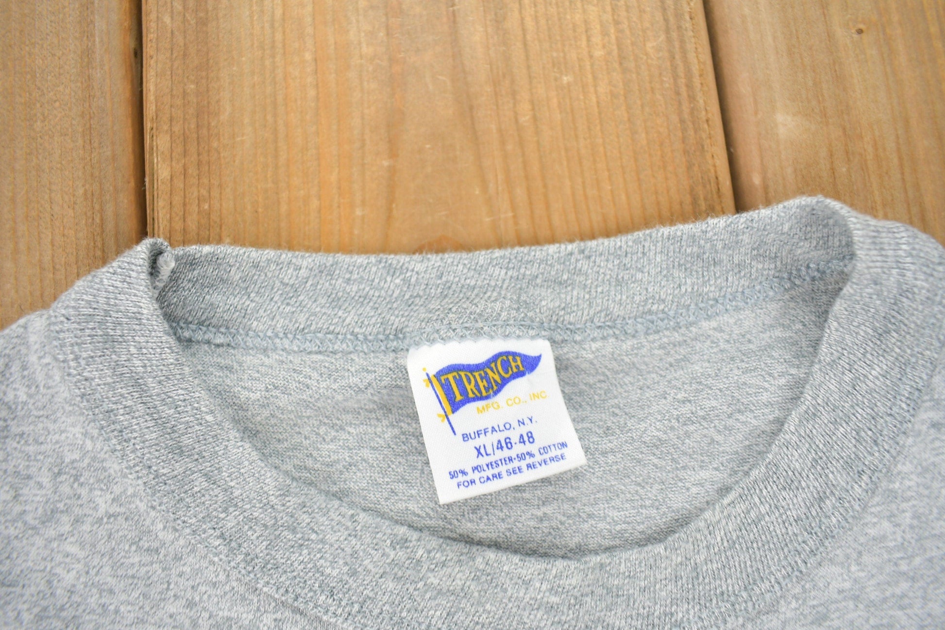 MLB Clothing > Gender Neutral Adult Clothing > Tops & Tees > T Shirts Vintage 1987 Minnesota Twins MLB World Champions Graphic T-Shirt Men's Medium