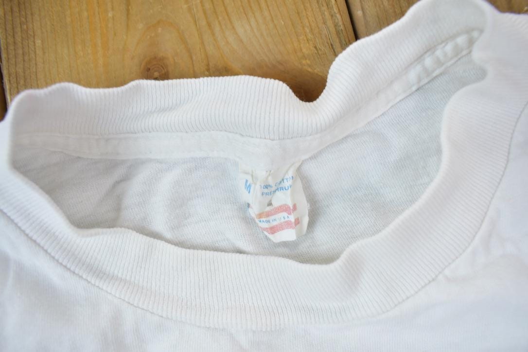 MLB Clothing > Gender Neutral Adult Clothing > Tops & Tees > T Shirts Vintage 1988 Chicago Cubs MLB Wrigley Stadium Graphic T-Shirt Men's Medium