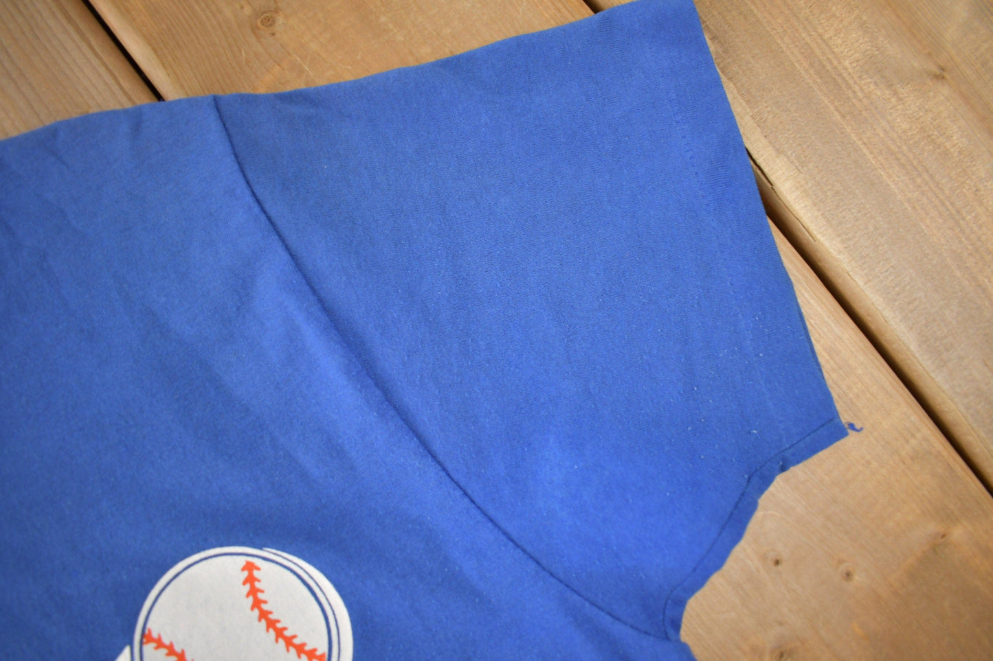 MLB Clothing > Gender Neutral Adult Clothing > Tops & Tees > T Shirts Vintage 1988 New York Mets MLB Baseball Graphic T-Shirt Men's Small