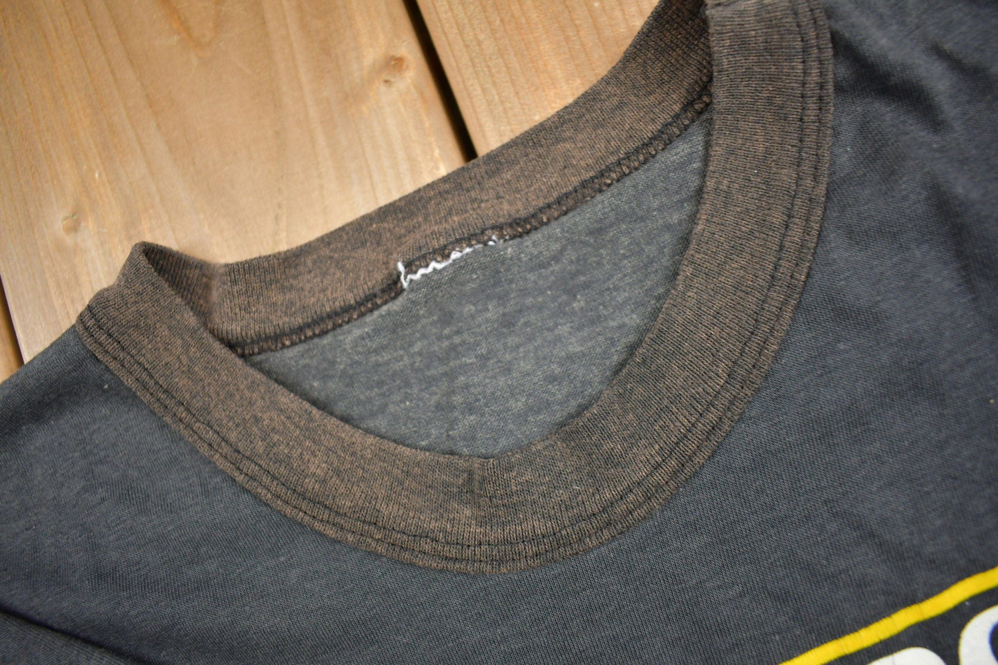 MLB Clothing > Gender Neutral Adult Clothing > Tops & Tees > T Shirts Vintage 1988 Pittsburgh Pirates Single Stitch Graphic T-Shirt Men's Medium