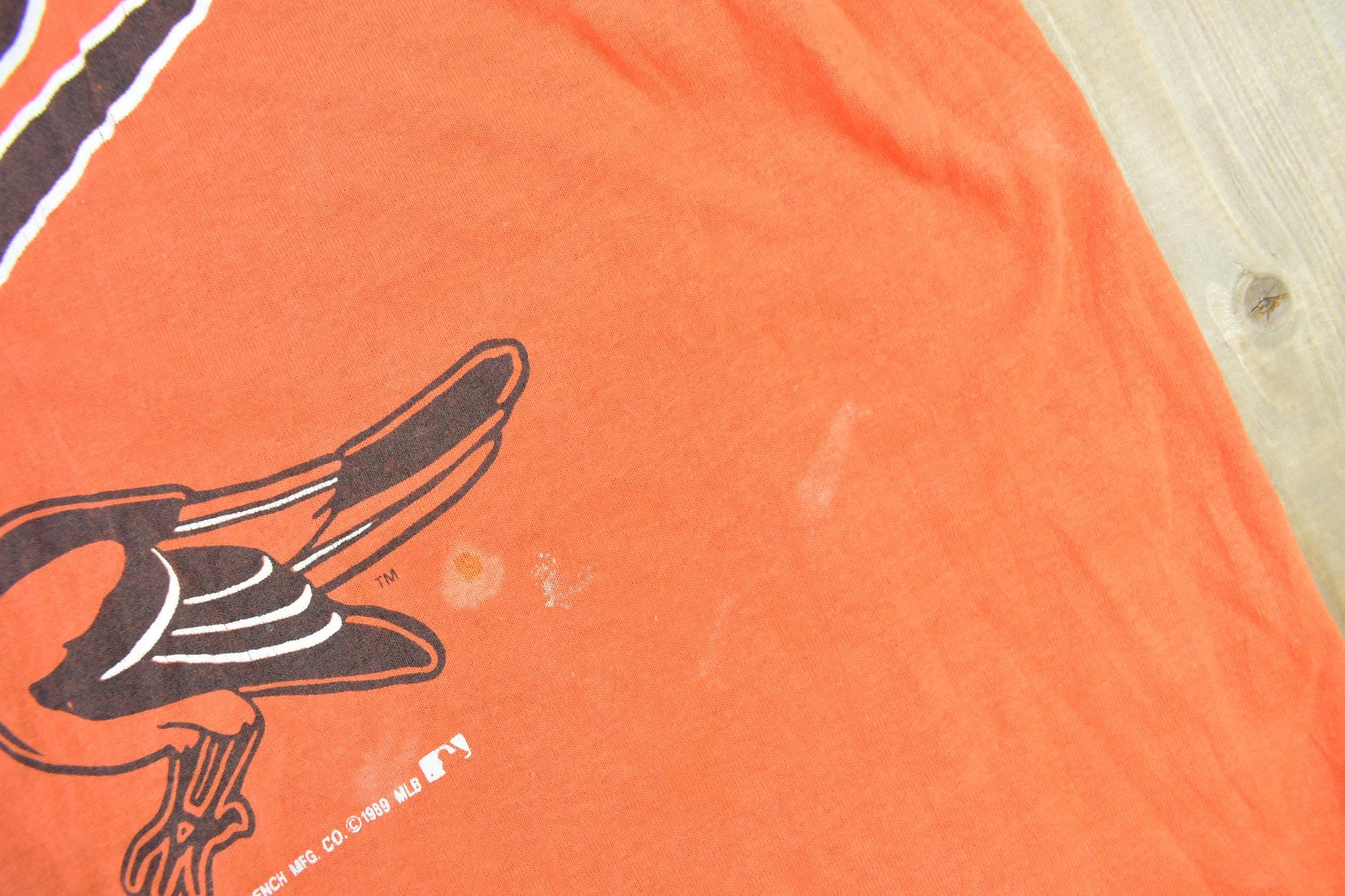 MLB Clothing > Gender Neutral Adult Clothing > Tops & Tees > T Shirts Vintage 1989 Baltimore Orioles MLB Baseball Graphic T-Shirt Men's Medium