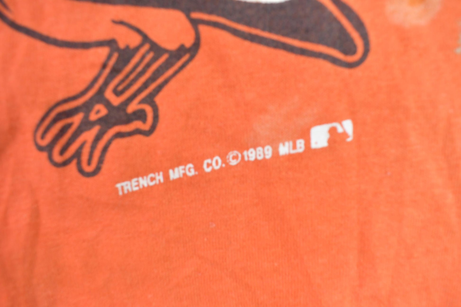 MLB Clothing > Gender Neutral Adult Clothing > Tops & Tees > T Shirts Vintage 1989 Baltimore Orioles MLB Baseball Graphic T-Shirt Men's Medium