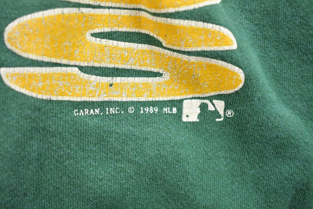 MLB Clothing > Gender Neutral Adult Clothing > Tops & Tees > T Shirts Vintage 1989 Oakland Athletics MLB Graphic Raglan T-Shirt Men's XL