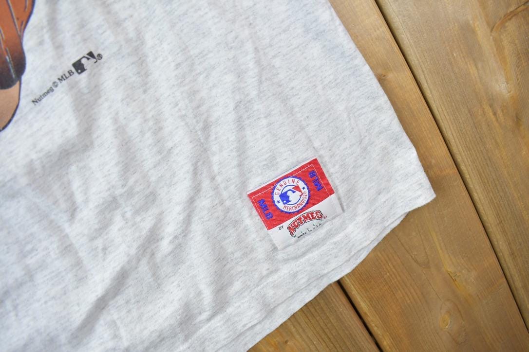 MLB Clothing > Gender Neutral Adult Clothing > Tops & Tees > T Shirts Vintage 1990s Boston Red Sox MLB Nutmeg T-Shirt Men's Large