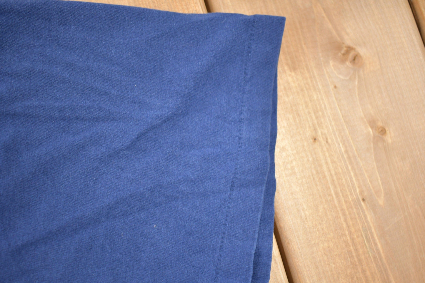 MLB Clothing > Gender Neutral Adult Clothing > Tops & Tees > T Shirts Vintage 1990s Chicago Bears MLB Graphic T-Shirt Men's XL