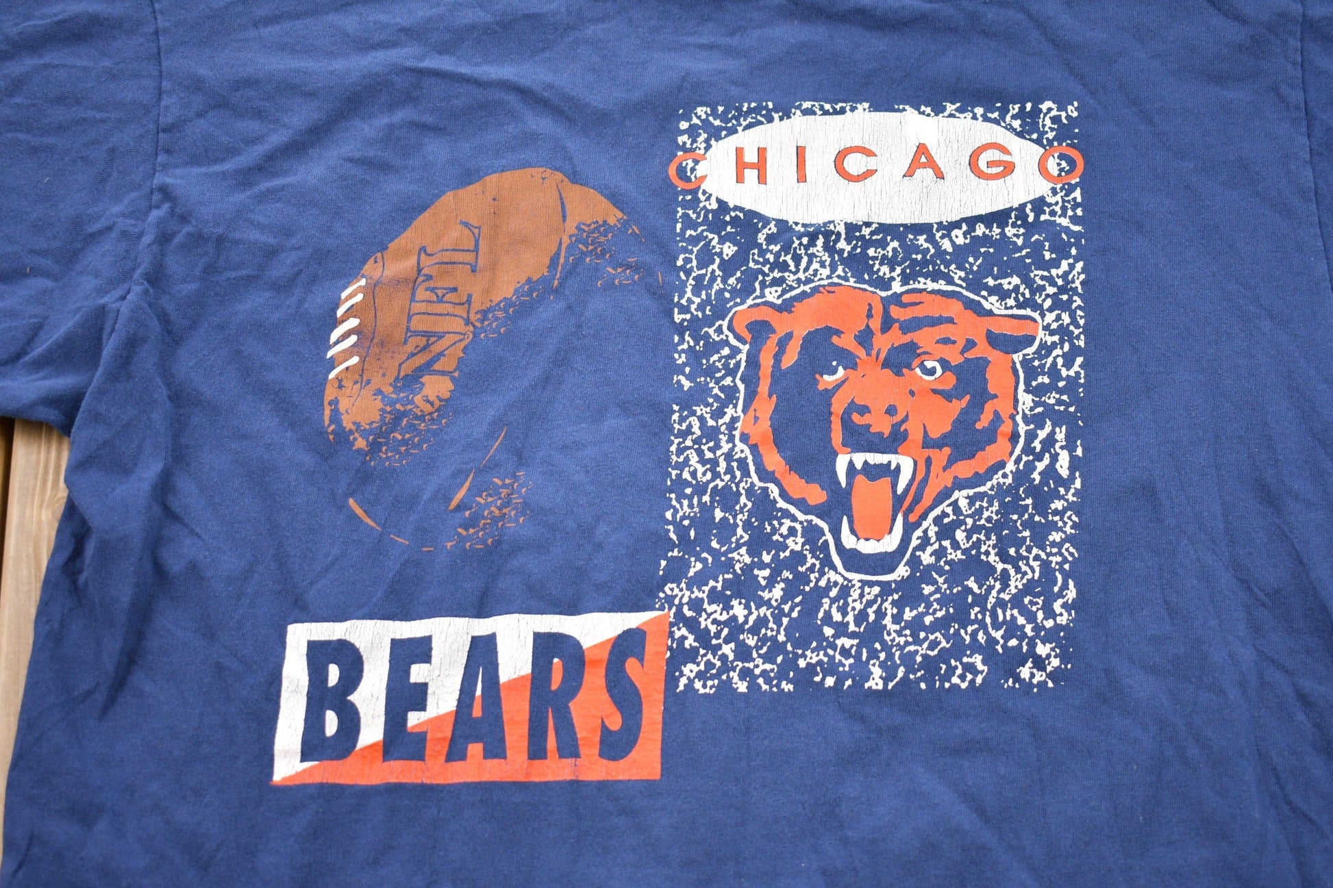 MLB Clothing > Gender Neutral Adult Clothing > Tops & Tees > T Shirts Vintage 1990s Chicago Bears MLB Graphic T-Shirt Men's XL