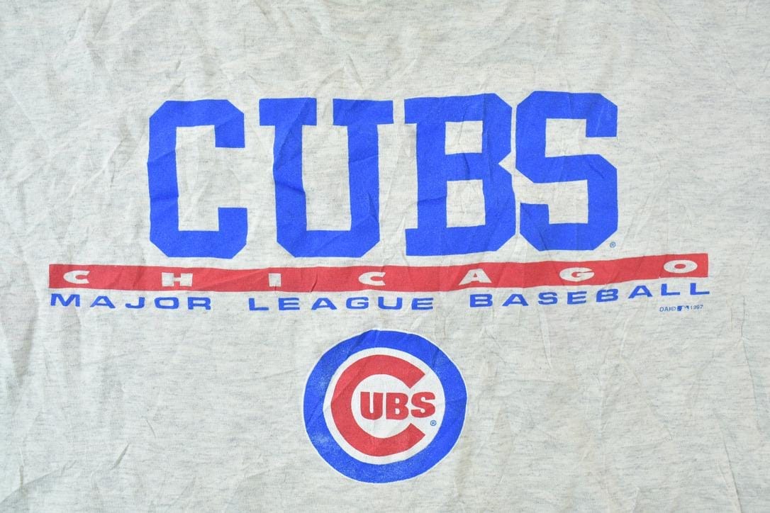 MLB Clothing > Gender Neutral Adult Clothing > Tops & Tees > T Shirts Vintage 1990s Chicago Cubs MLB Graphic T-Shirt Men's XL