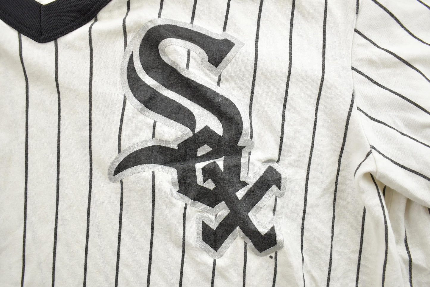 MLB Clothing > Gender Neutral Adult Clothing > Tops & Tees > T Shirts Vintage 1990s Chicago White Sox Striped MLB Baseball Majestic Graphic T-Shirt Men's Medium