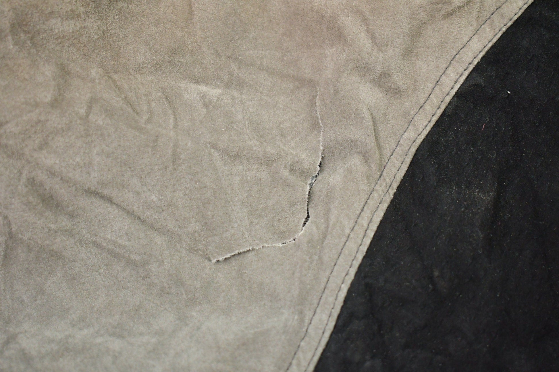 NBA Clothing > Gender Neutral Adult Clothing > Jackets & Coats Vintage 1990s San Antonio Spurs NBA Leather Bomber Jacket Men's Large