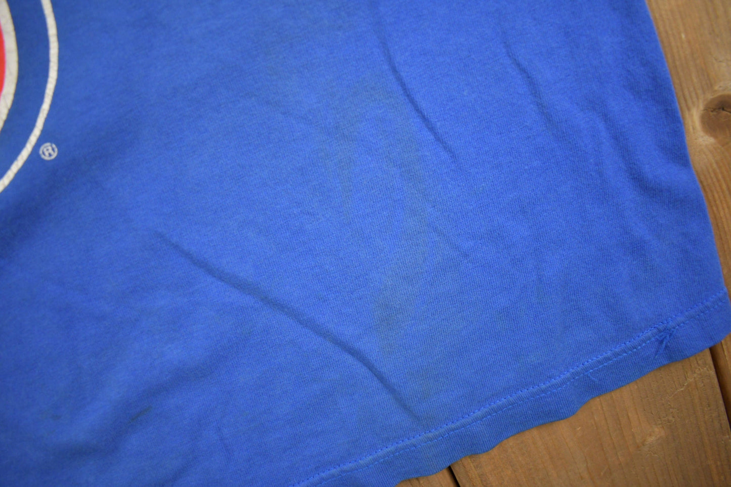 NBA Clothing > Gender Neutral Adult Clothing > Tops & Tees > T Shirts Vintage 1990s Detroit Pistons NBA Graphic T-Shirt / Made In USA / Single Stitch / NBA Basketball