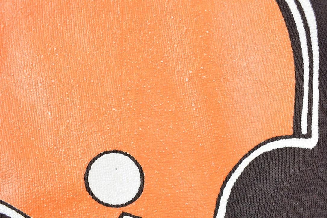 NFL Clothing > Gender Neutral Adult Clothing > Hoodies & Sweatshirts > Sweatshirts Vintage 1980s Cleveland Browns NFL Crewneck Sweatshirt Men's Medium/ Football / Sportswear / Americana