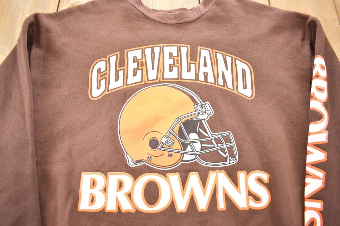 NFL Clothing > Gender Neutral Adult Clothing > Hoodies & Sweatshirts > Sweatshirts Vintage 1980s NFL Cleveland Browns Crewneck Sweatshirt / 80s Crewneck / Football / Sportswear / Americana