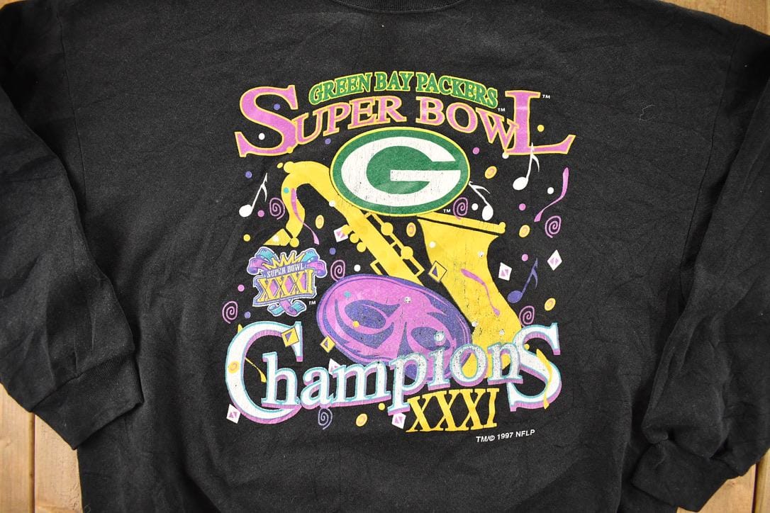 NFL Clothing > Gender Neutral Adult Clothing > Hoodies & Sweatshirts > Sweatshirts Vintage 1997 Green Bay Packers Super Bowl Champions NFL Crewneck Sweatshirt Men's L