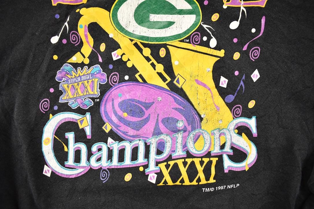NFL Clothing > Gender Neutral Adult Clothing > Hoodies & Sweatshirts > Sweatshirts Vintage 1997 Green Bay Packers Super Bowl Champions NFL Crewneck Sweatshirt Men's L