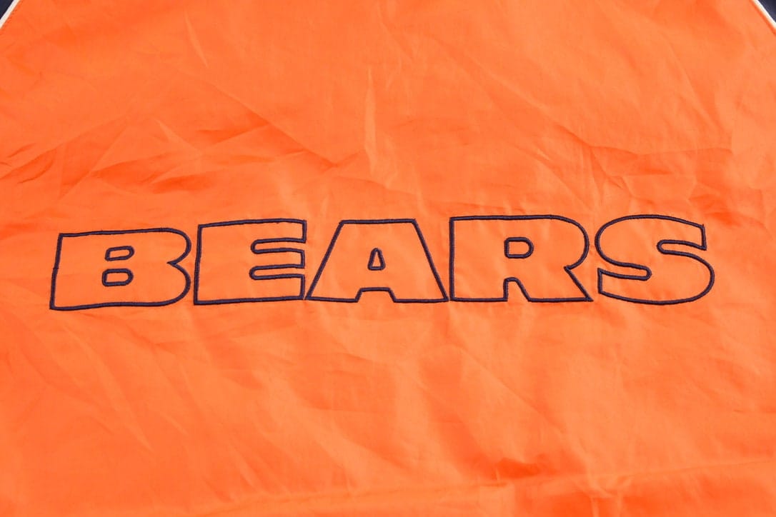 NFL Clothing > Gender Neutral Adult Clothing > Jackets & Coats Vintage 1990s Chicago Bears NFL Windbreaker Jacket Men's XL