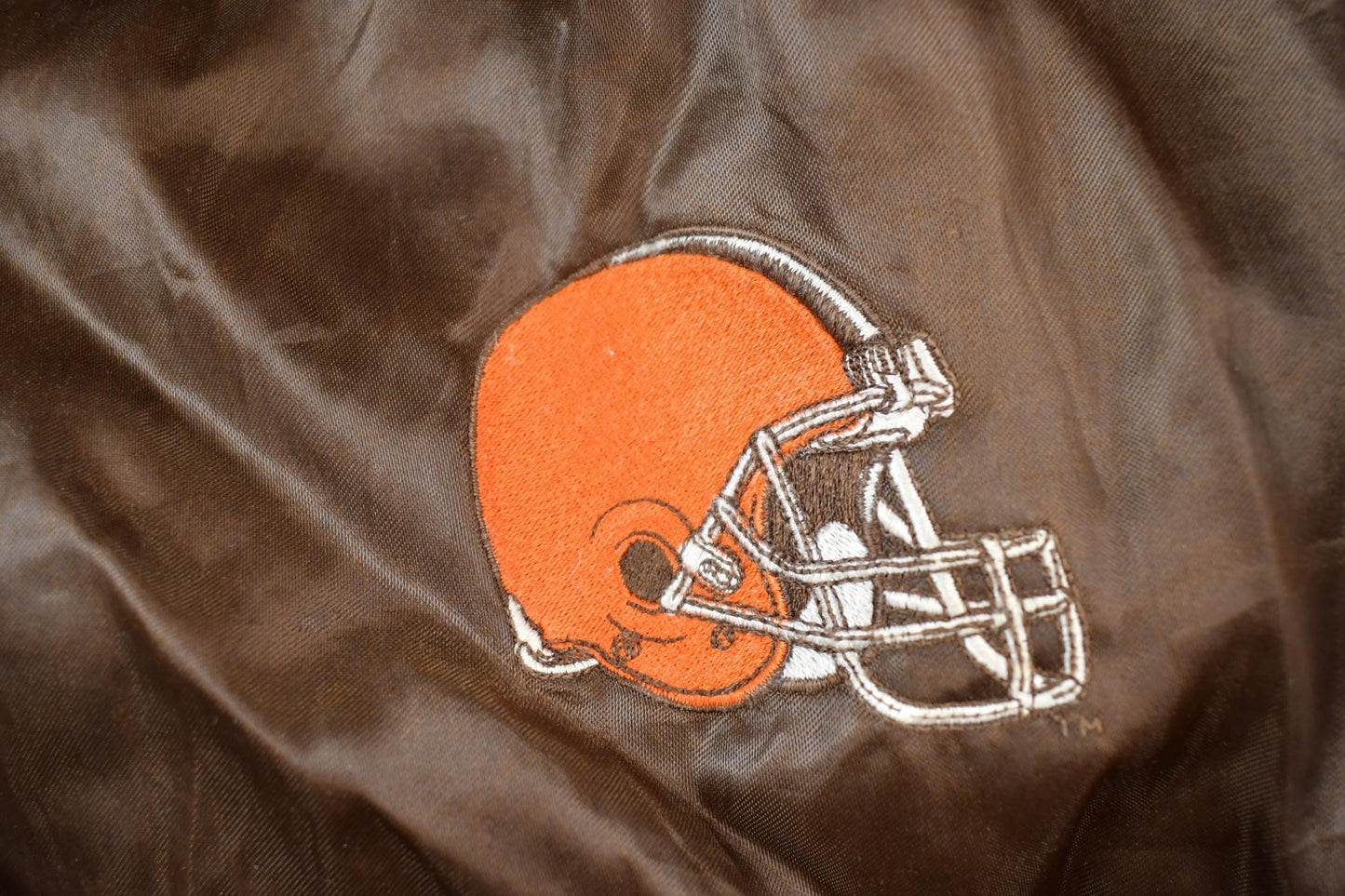 NFL Clothing > Gender Neutral Adult Clothing > Jackets & Coats Vintage 1990s Chicago Bears Satin Button Up NFL Football Swingster Jacket Men's M