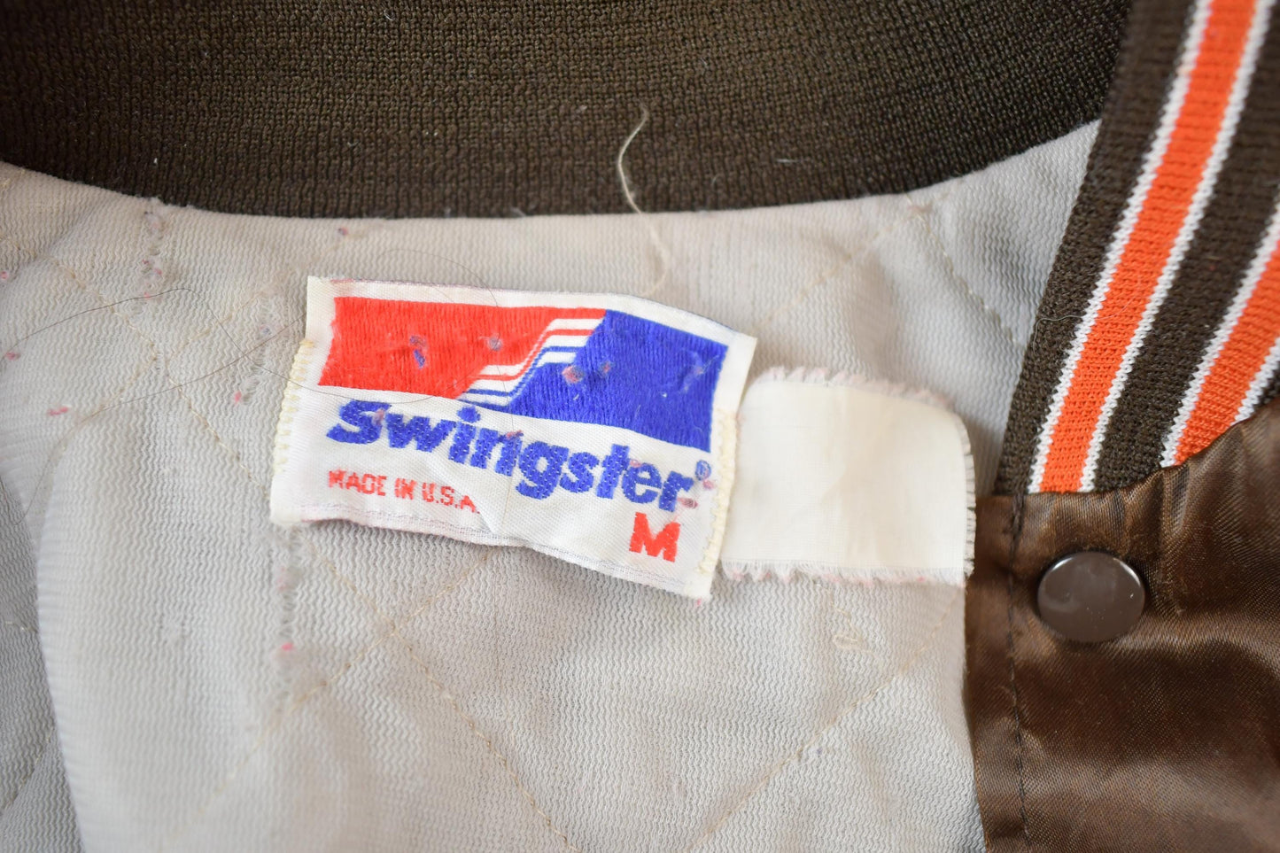 NFL Clothing > Gender Neutral Adult Clothing > Jackets & Coats Vintage 1990s Chicago Bears Satin Button Up NFL Football Swingster Jacket Men's M