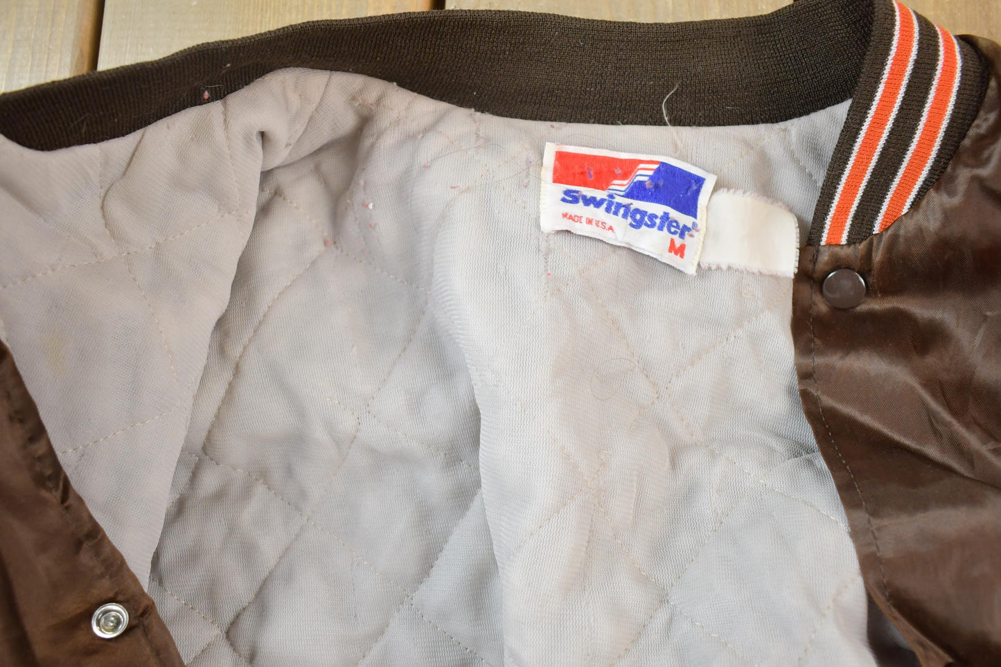 NFL Clothing > Gender Neutral Adult Clothing > Jackets & Coats Vintage 1990s Chicago Bears Satin Button Up NFL Football Swingster Jacket Men's M