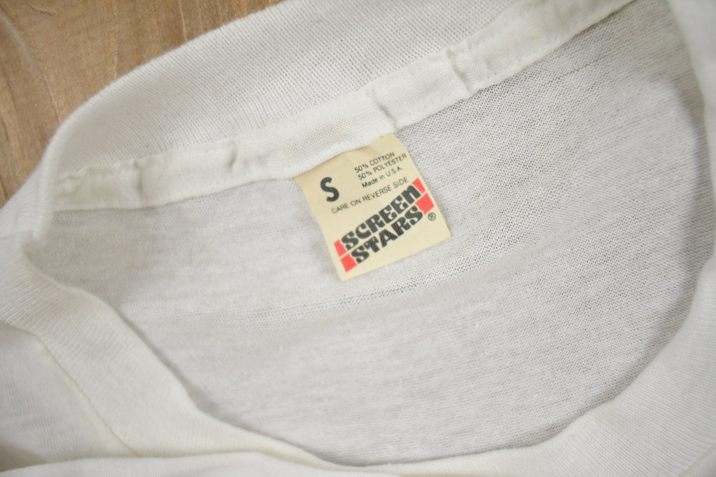 NFL Clothing > Gender Neutral Adult Clothing > Tops & Tees > T Shirts Vintage 1986 Chicago Bears NFL Super Bowl Graphic t Shirt Men's Small