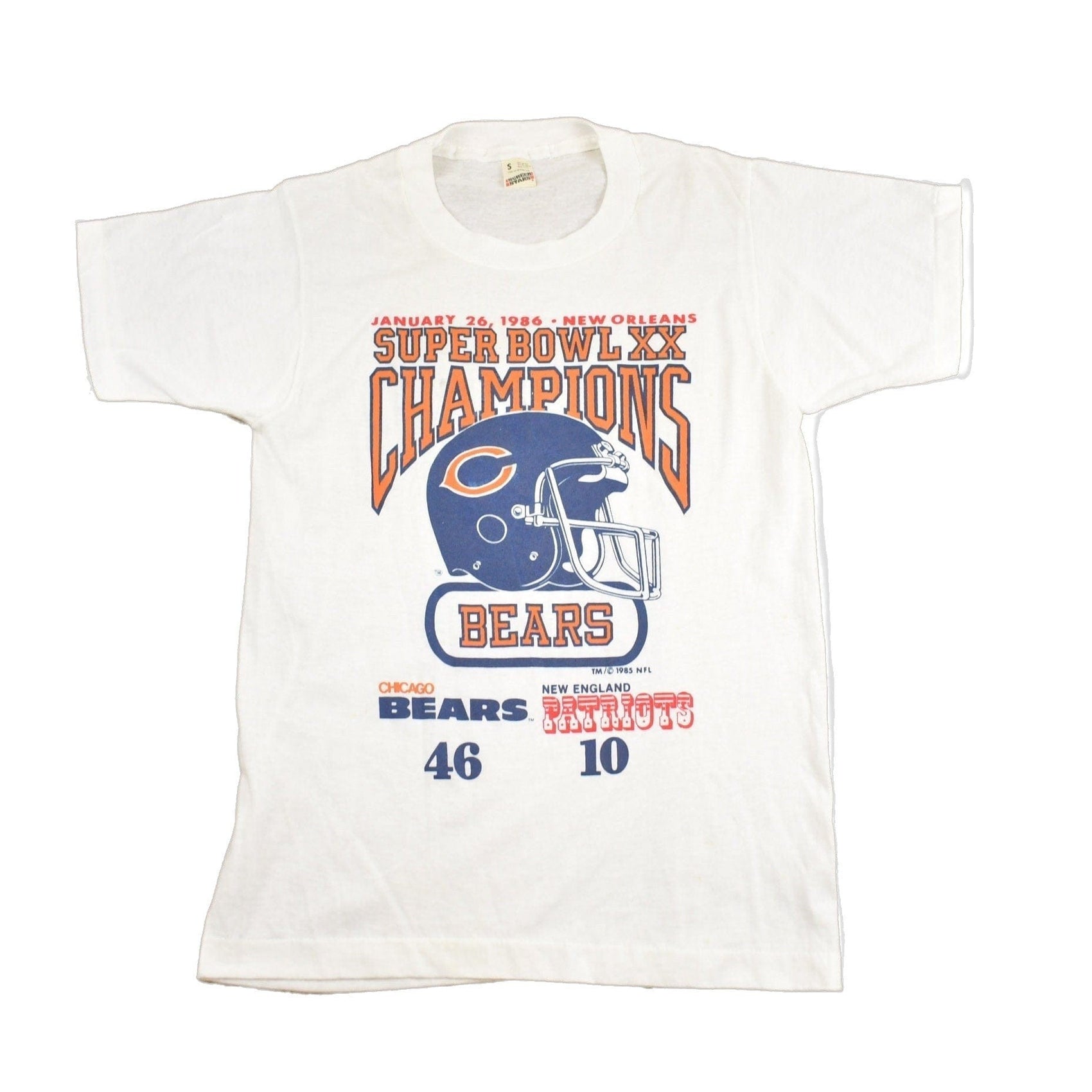 NFL Clothing > Gender Neutral Adult Clothing > Tops & Tees > T Shirts Vintage 1986 Chicago Bears NFL Super Bowl Graphic t Shirt Men's Small
