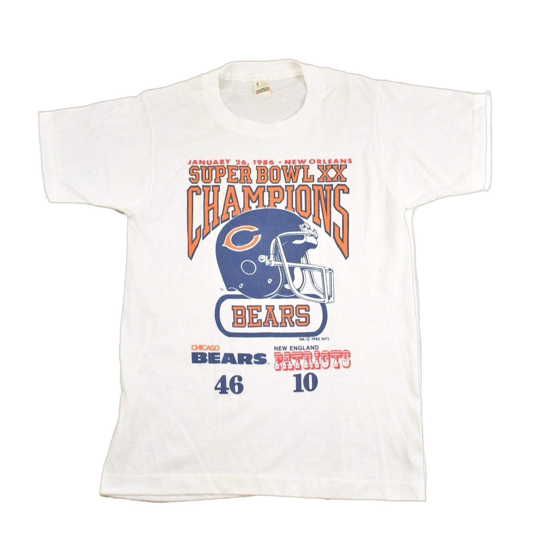NFL Clothing > Gender Neutral Adult Clothing > Tops & Tees > T Shirts Vintage 1986 Chicago Bears NFL Super Bowl Graphic t Shirt Men's Small