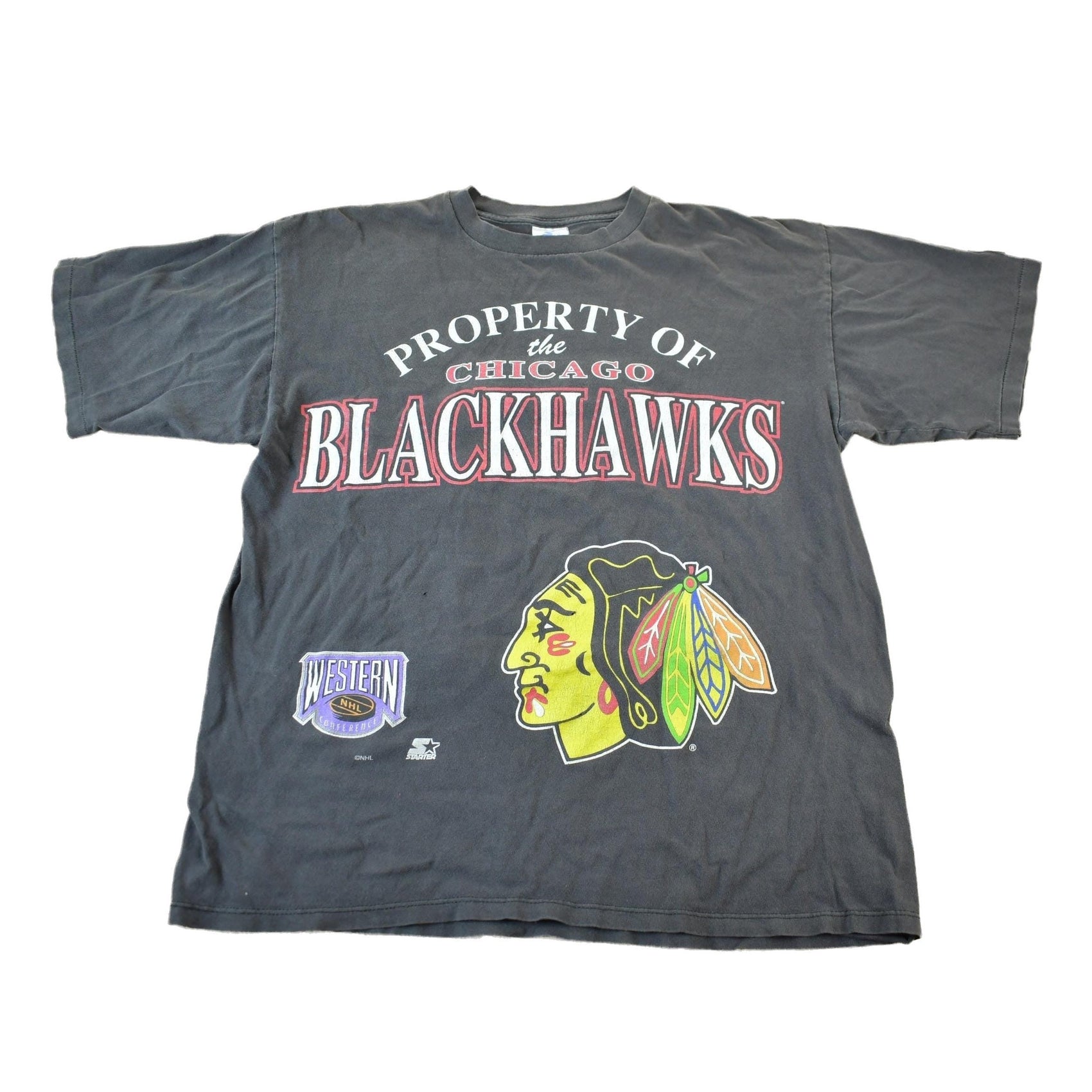 NHL Clothing > Gender Neutral Adult Clothing > Tops & Tees > T Shirts Vintage 1990s Chicago Blackhawks NHL Graphic T-Shirt Men's Large