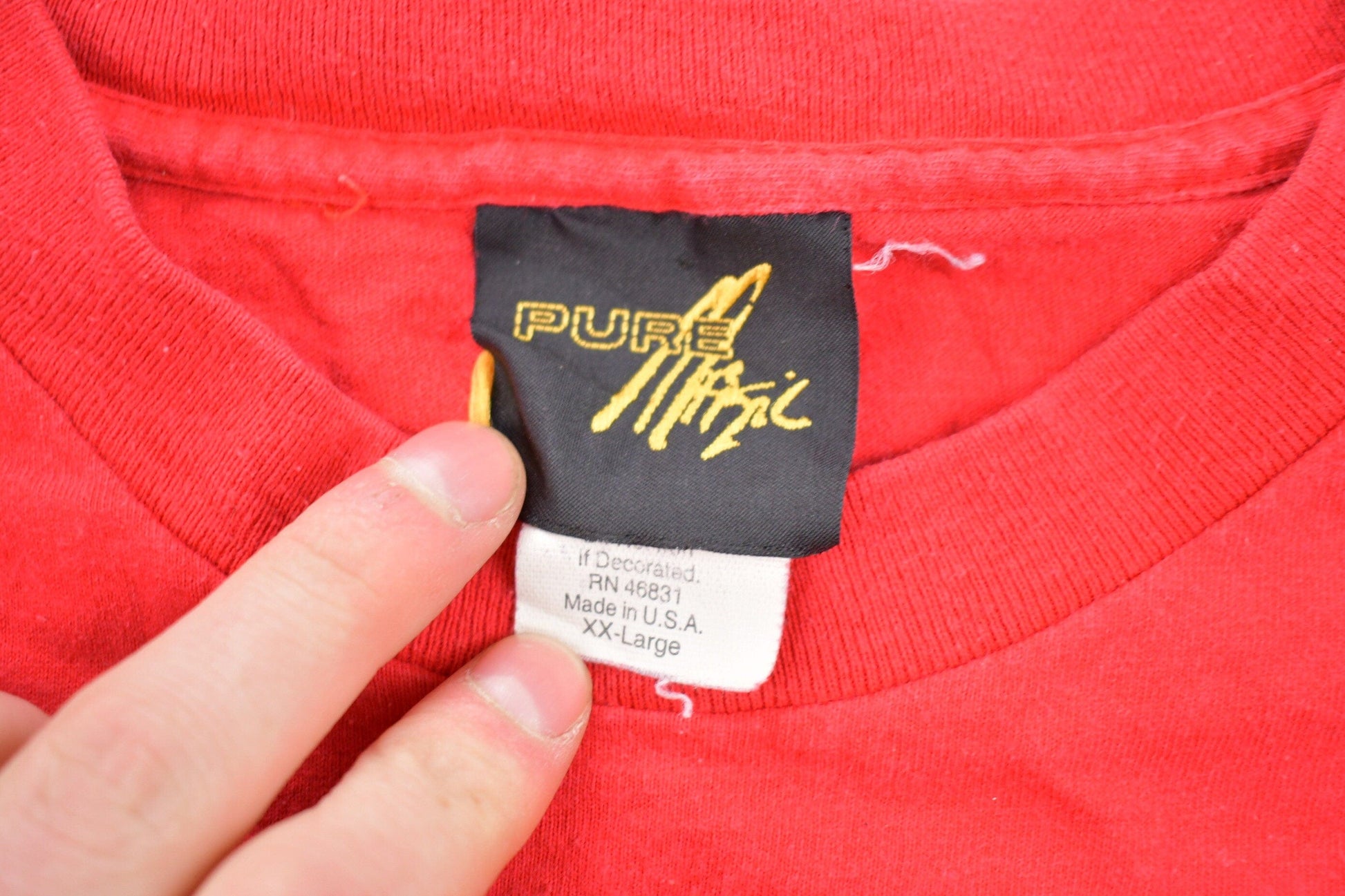 NHL Clothing > Gender Neutral Adult Clothing > Tops & Tees > T Shirts Vintage 1990s Detroit Red Wings NHL Graphic T-Shirt Men's 2XL