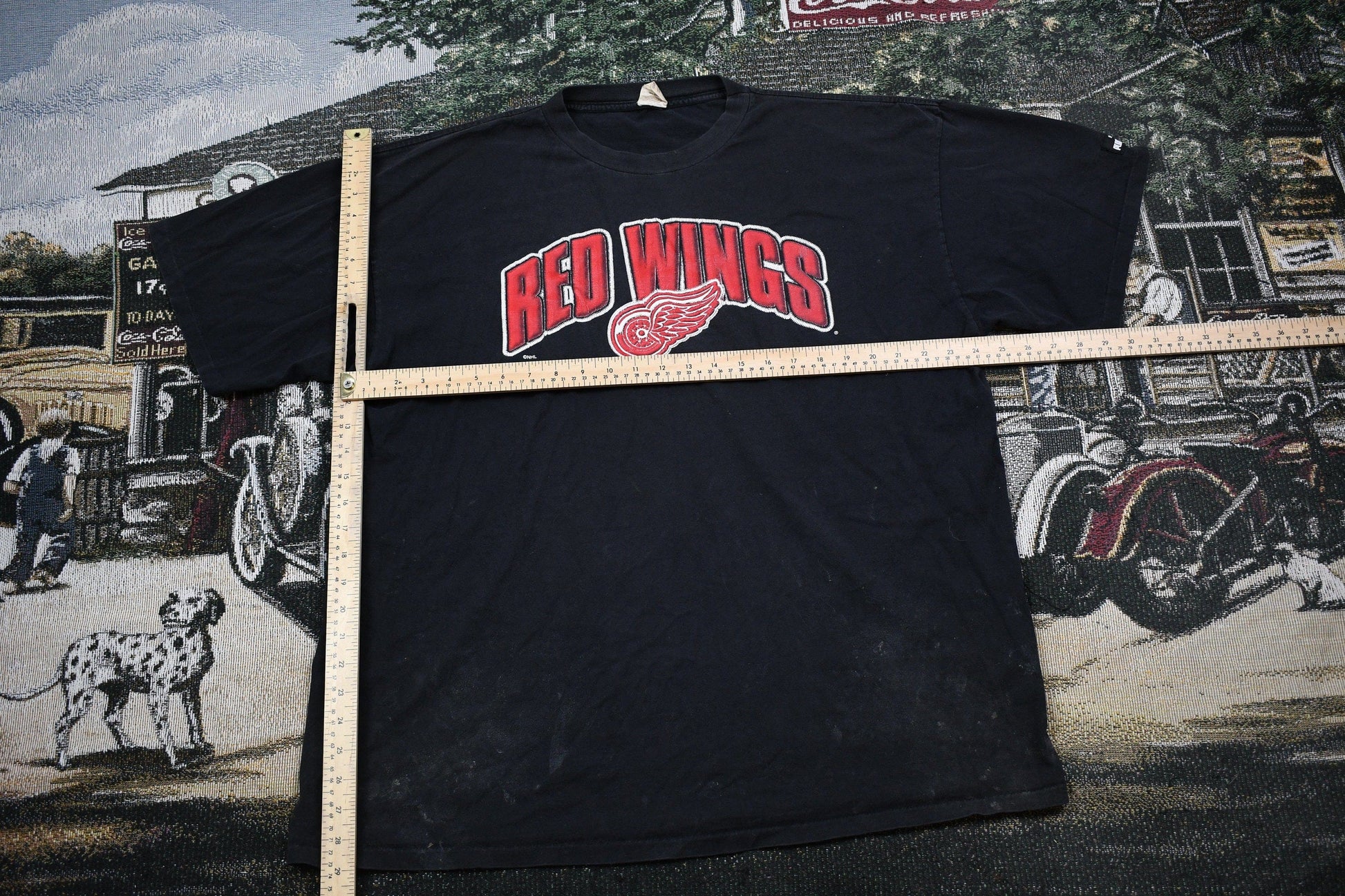 NHL Clothing > Gender Neutral Adult Clothing > Tops & Tees > T Shirts Vintage 1990s Detroit Red Wings NHL Graphic T Shirt Men's XL