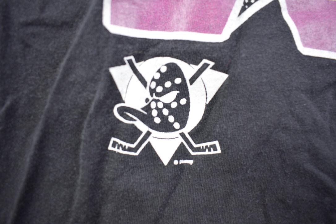 NHL Clothing > Gender Neutral Adult Clothing > Tops & Tees > T Shirts Vintage 1990s NHL The Mighty Ducks Graphic Cropped T Shirt Made In USA Men's XL