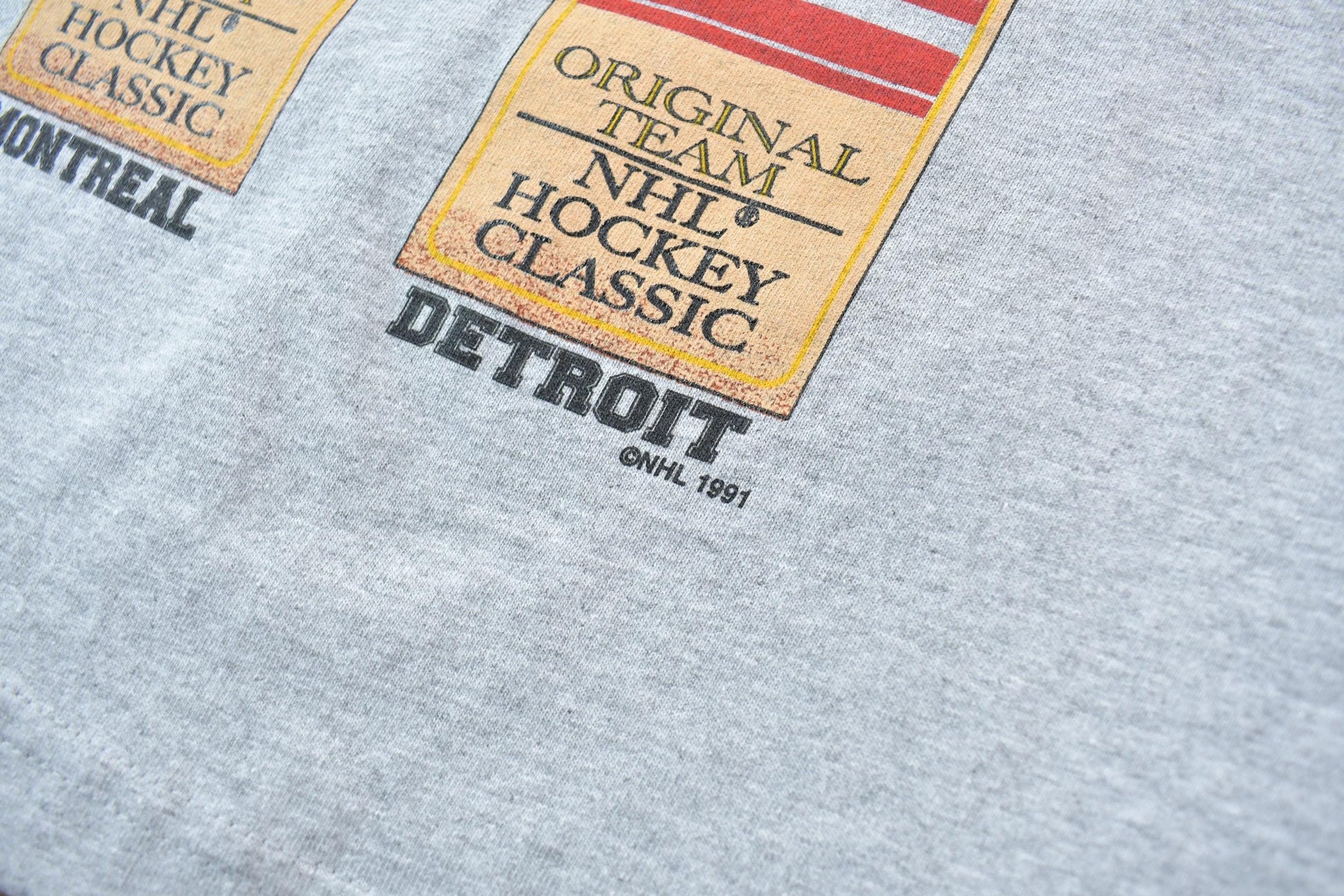 NHL Clothing > Gender Neutral Adult Clothing > Tops & Tees > T Shirts Vintage 1990s Original Six NHL Hockey Classic Dead Stock Graphic T-Shirt Men's Large