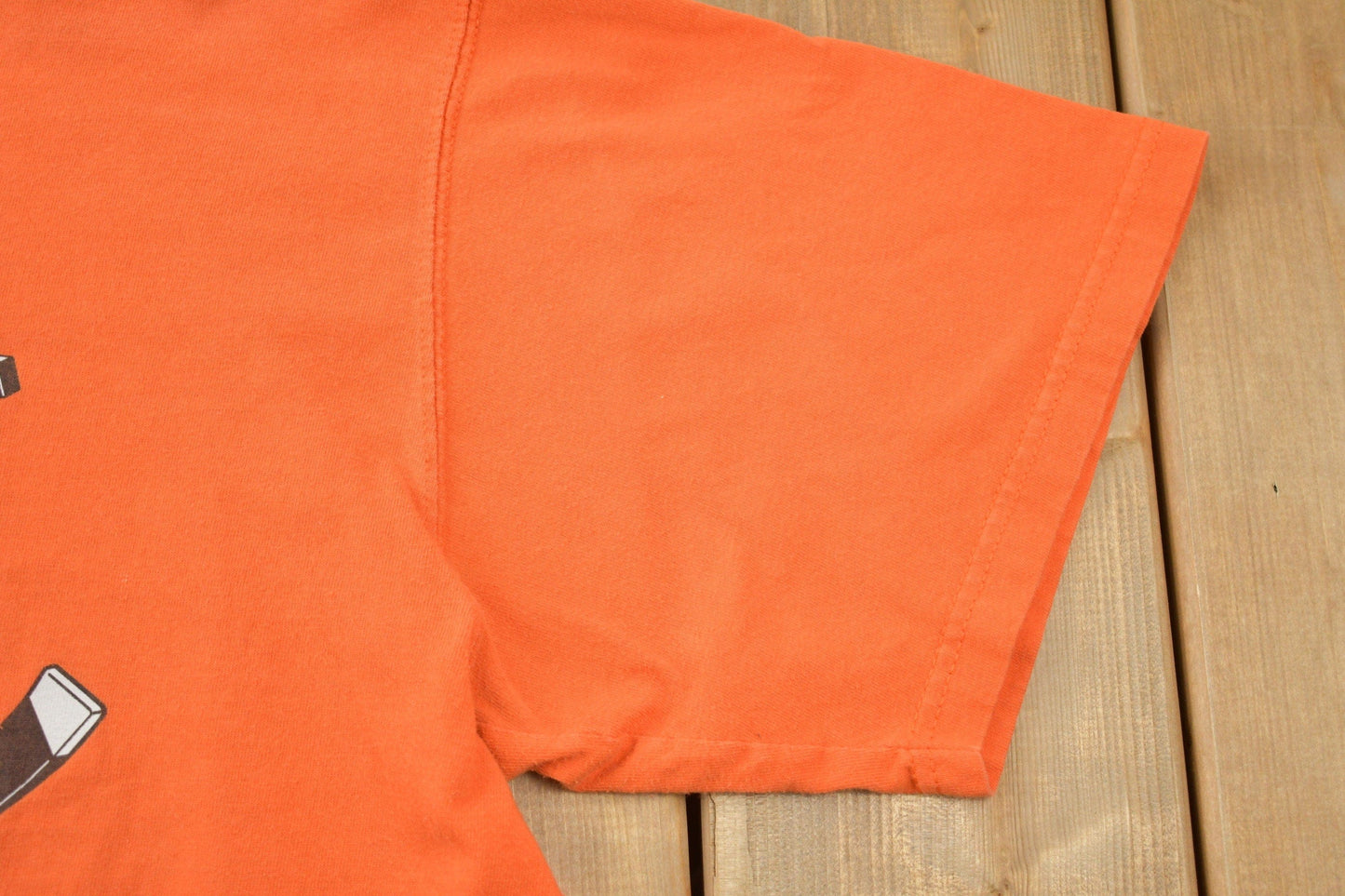 NHL Clothing > Gender Neutral Adult Clothing > Tops & Tees > T Shirts Vintage 1990s Philadelphia Flyers Lee Sports NHL Graphic T-Shirt Men's Large