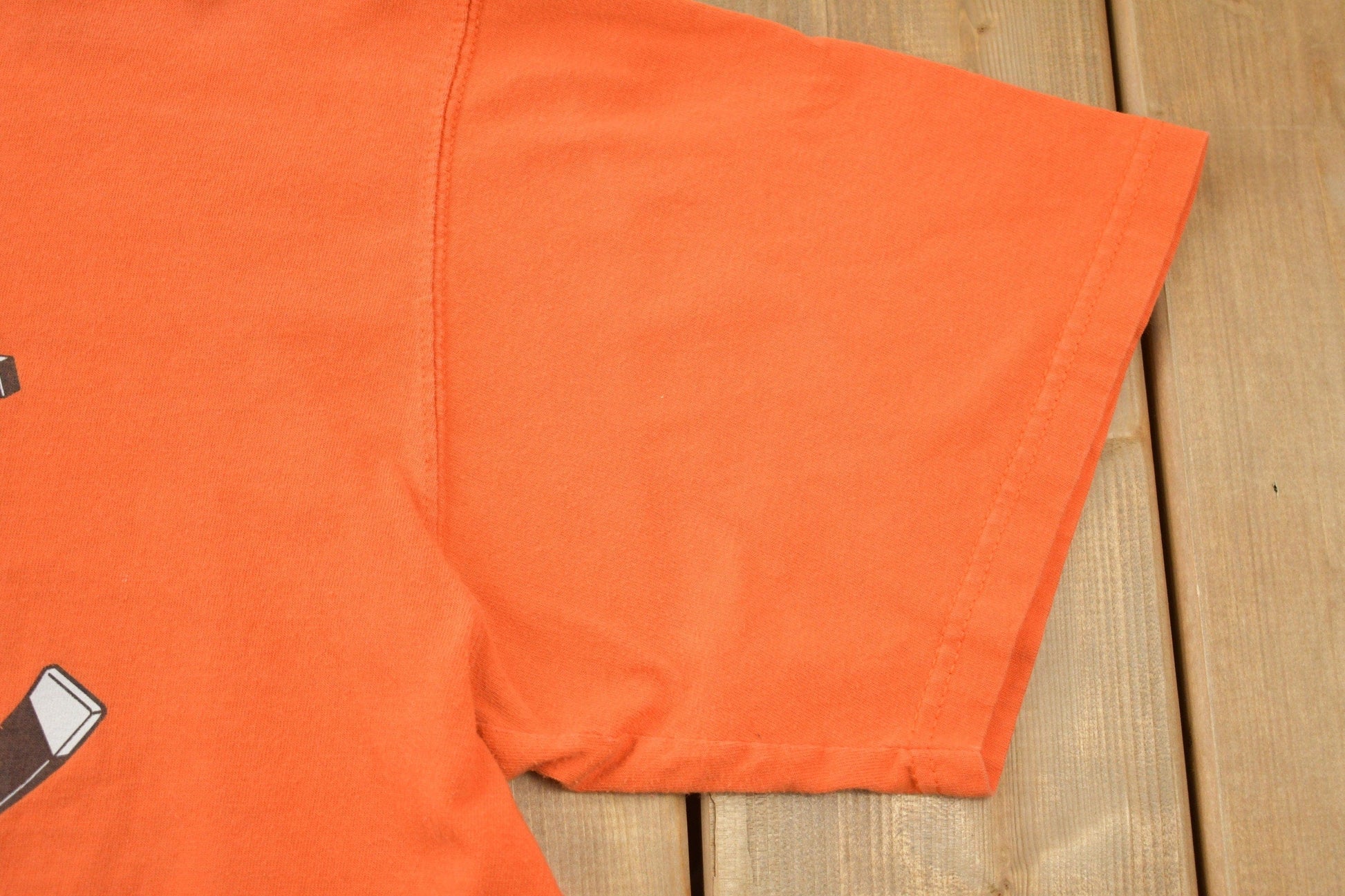 NHL Clothing > Gender Neutral Adult Clothing > Tops & Tees > T Shirts Vintage 1990s Philadelphia Flyers Lee Sports NHL Graphic T-Shirt Men's Large