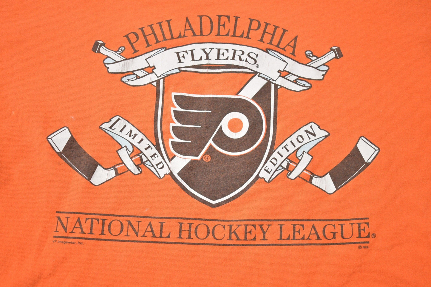 NHL Clothing > Gender Neutral Adult Clothing > Tops & Tees > T Shirts Vintage 1990s Philadelphia Flyers Lee Sports NHL Graphic T-Shirt Men's Large