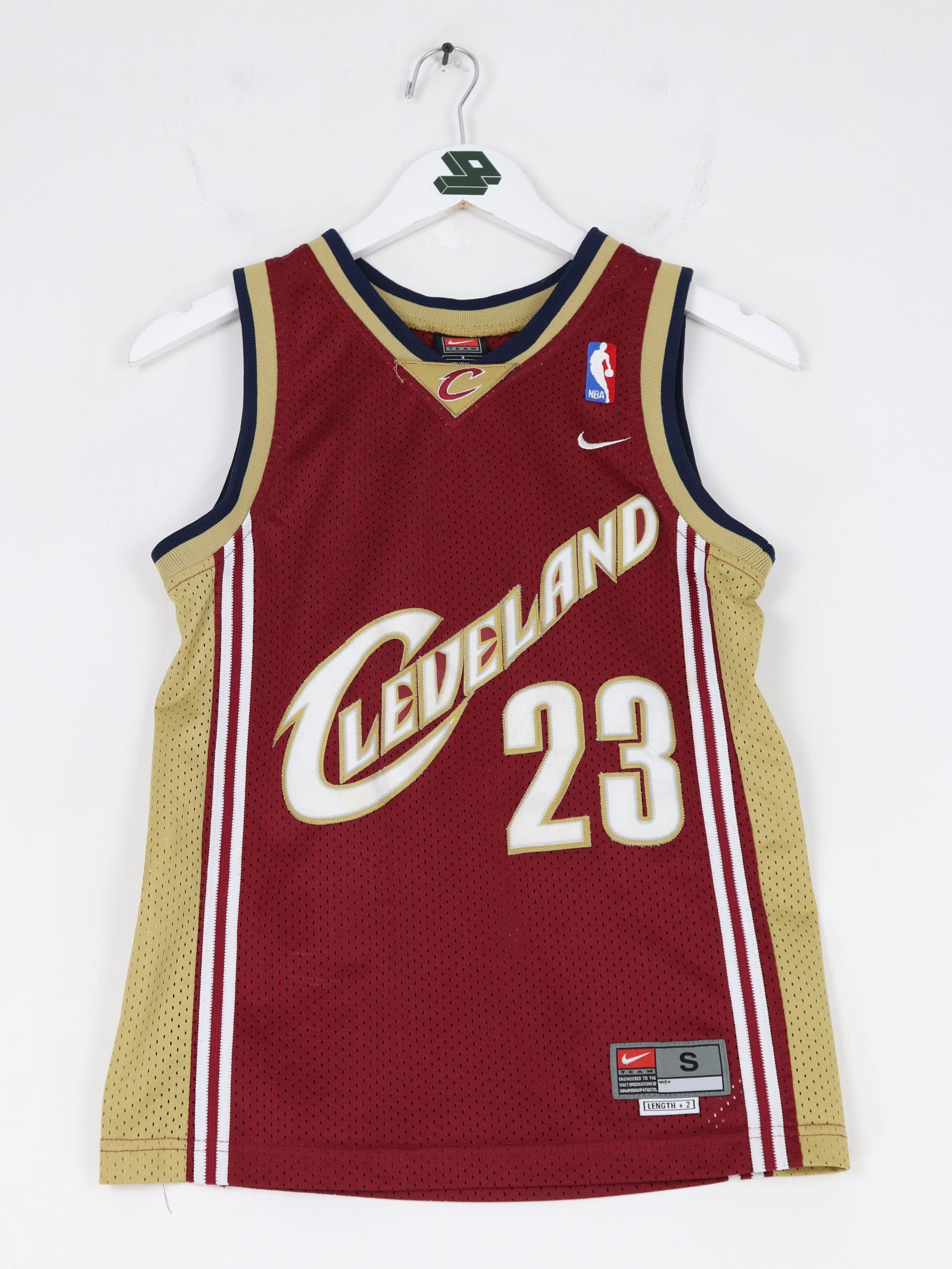 Lebron james hot sale cavaliers nike jersey