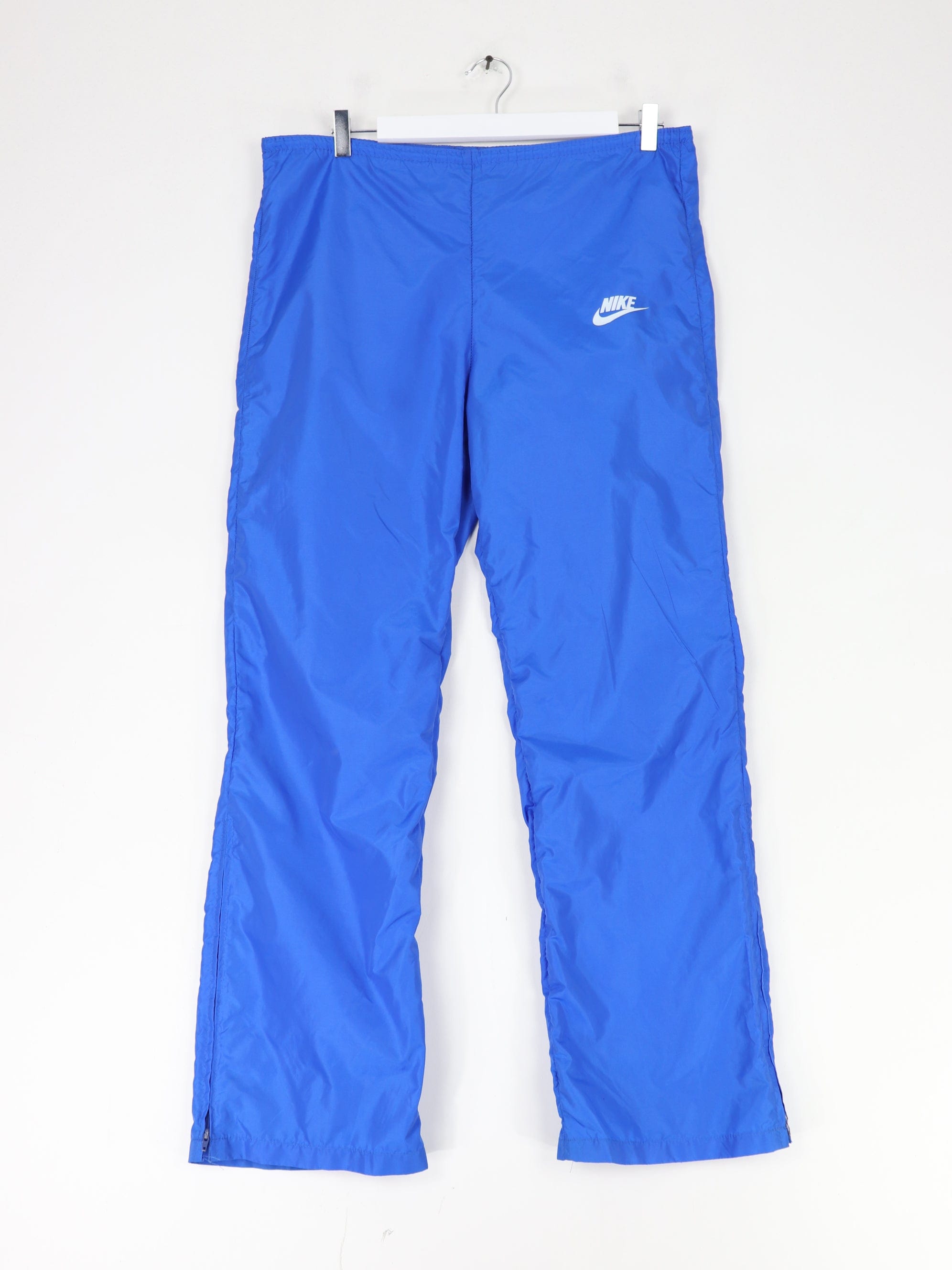 Joggers & Sweatpants. Nike VN