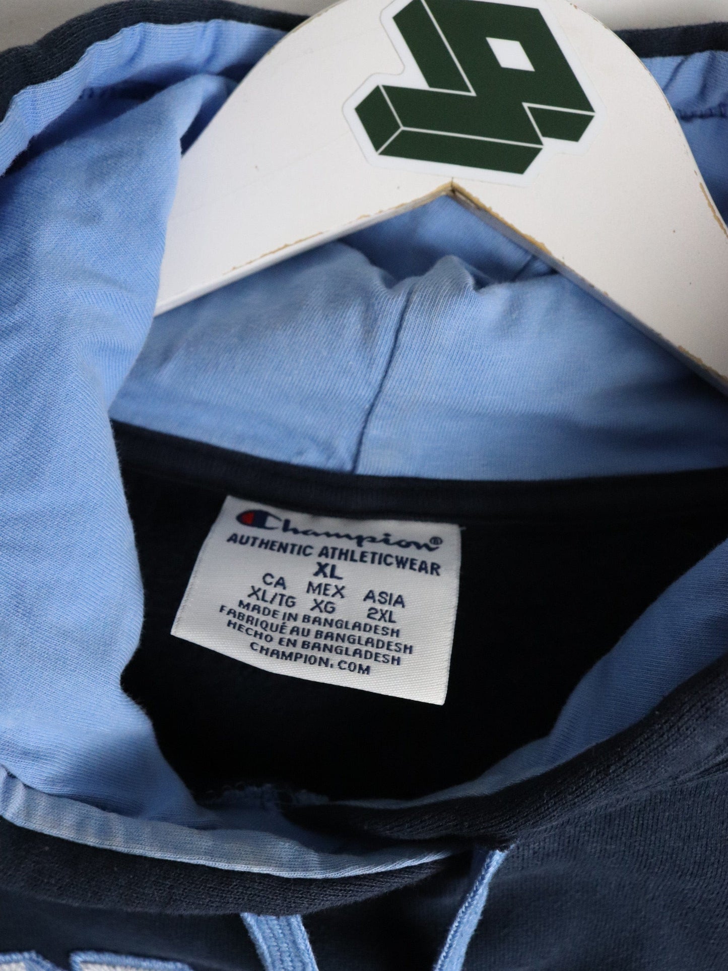 North Carolina Tar Heels Sweatshirt Mens XL Blue Champion Hoodie from propervintagecanada