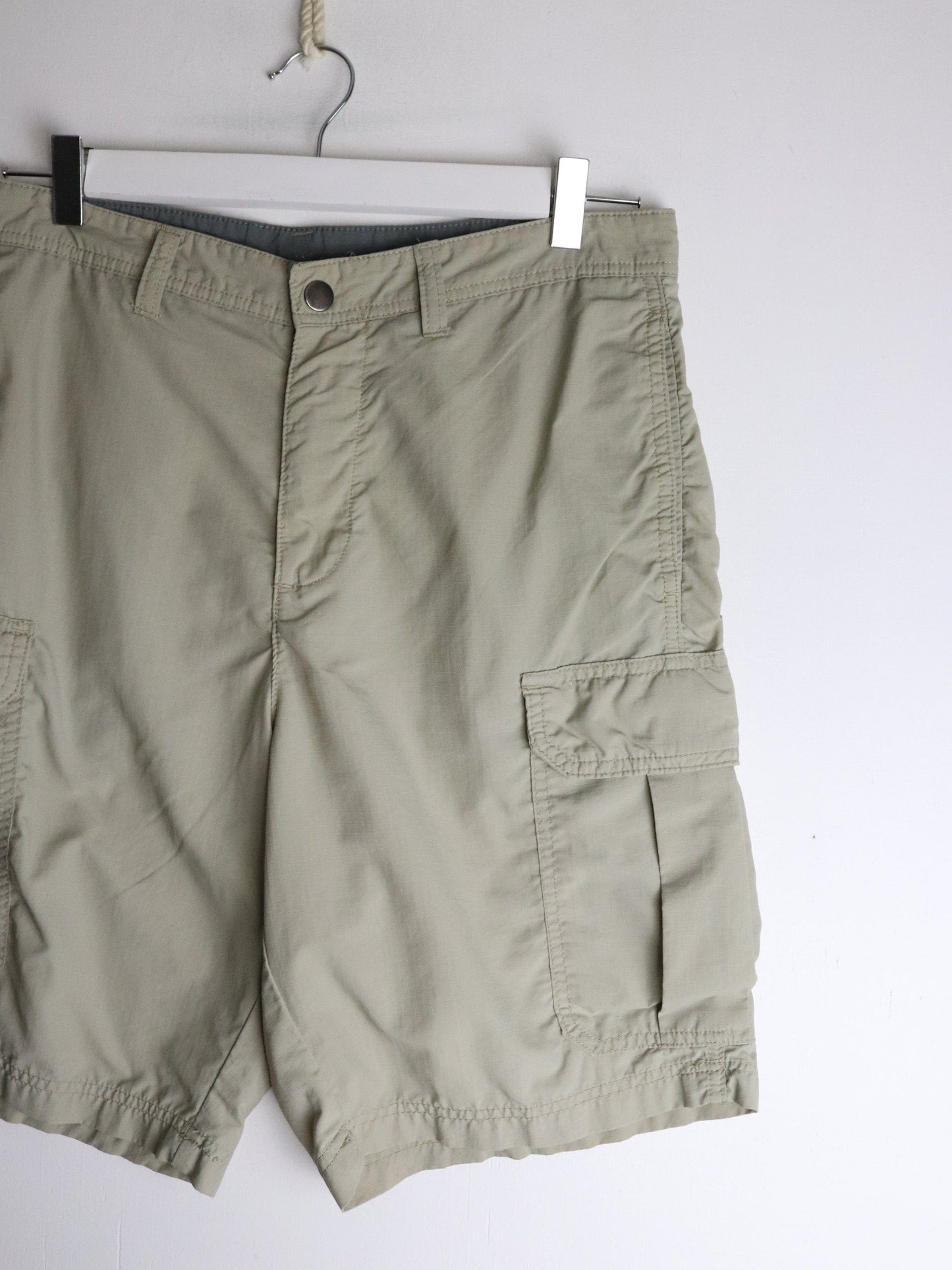 Nylon Cargo Shorts Mens 32 Beige from propervintagecanada