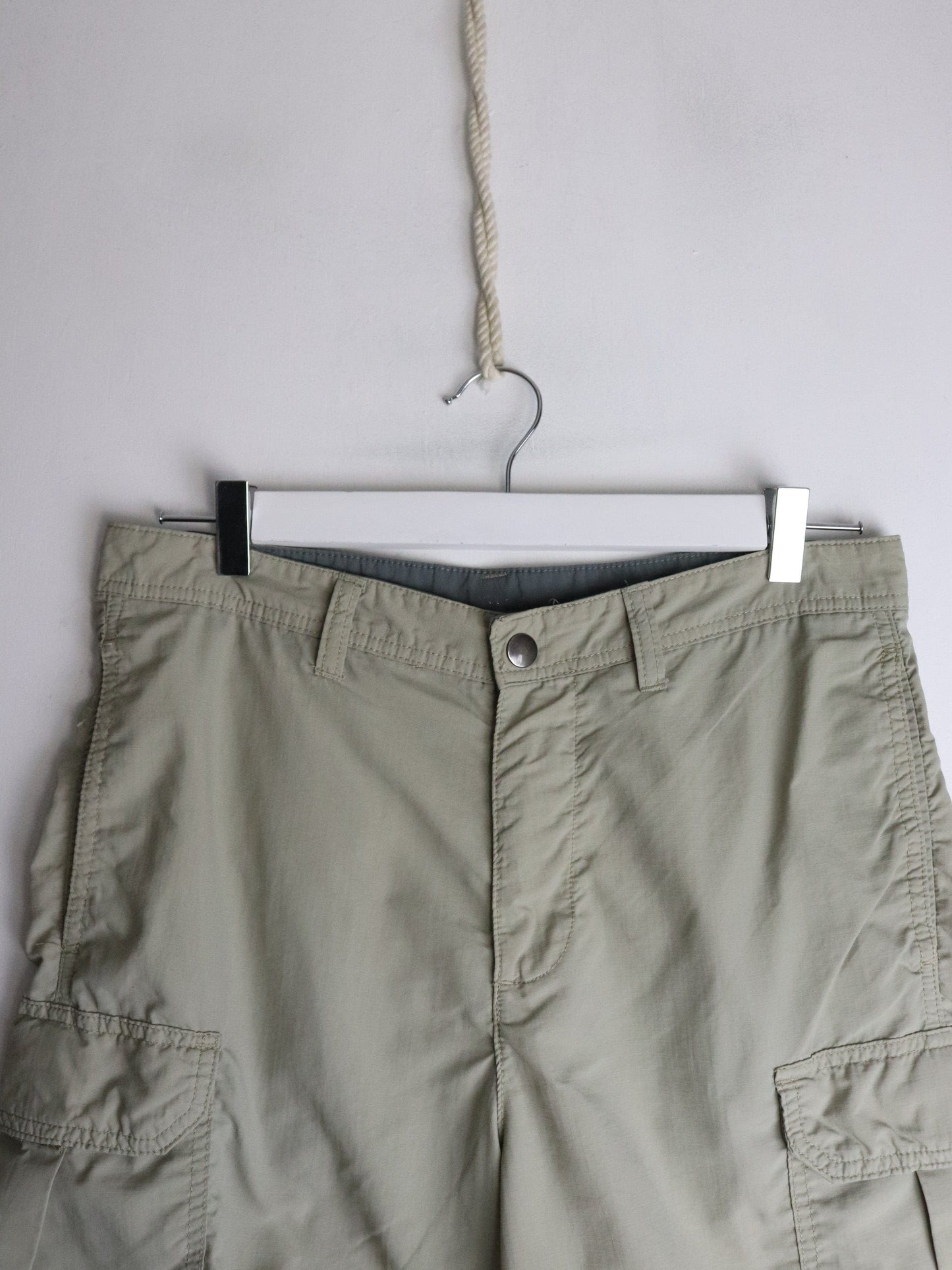 Nylon Cargo Shorts Mens 32 Beige from propervintagecanada