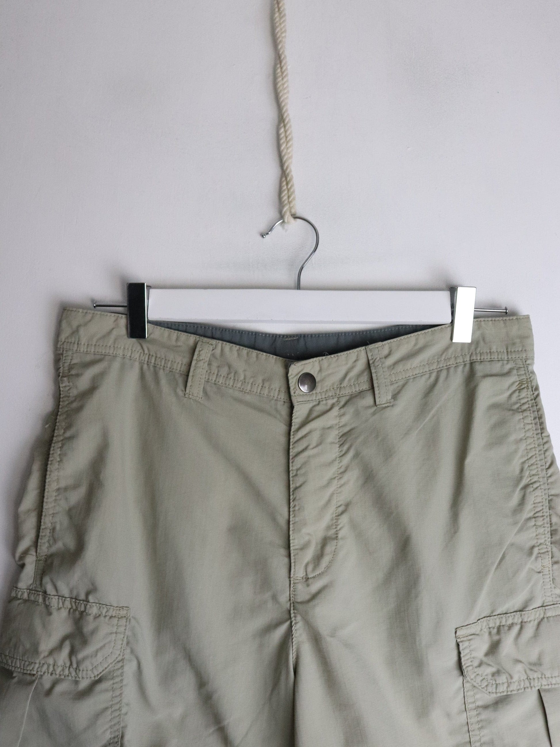 Nylon Cargo Shorts Mens 32 Beige from propervintagecanada