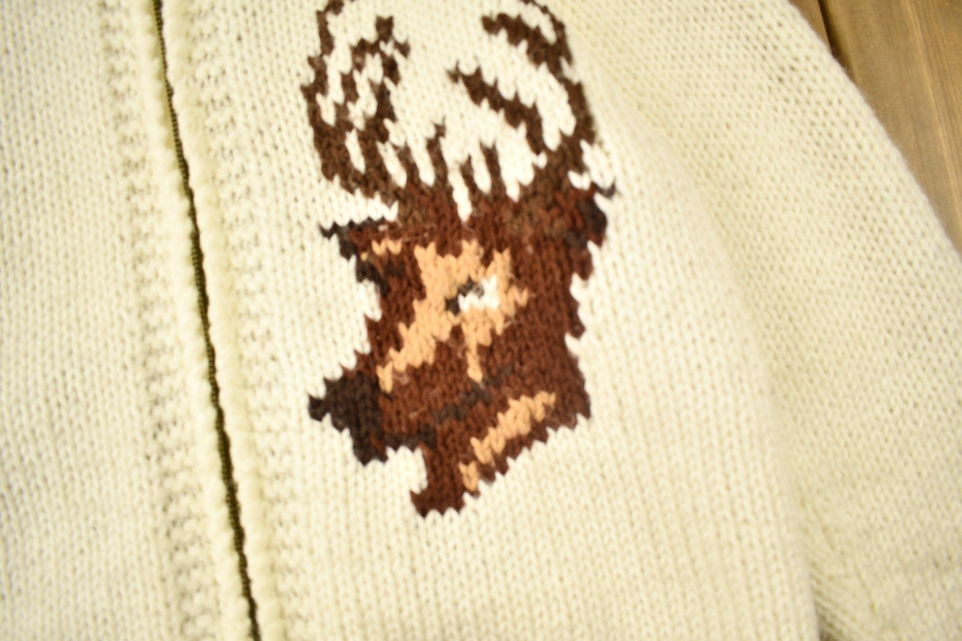 Other Clothing > Gender Neutral Adult Clothing > Hoodies & Sweatshirts > Sweatshirts Vintage 1950s Hand-Knit Deer Curling Sweater Men's L