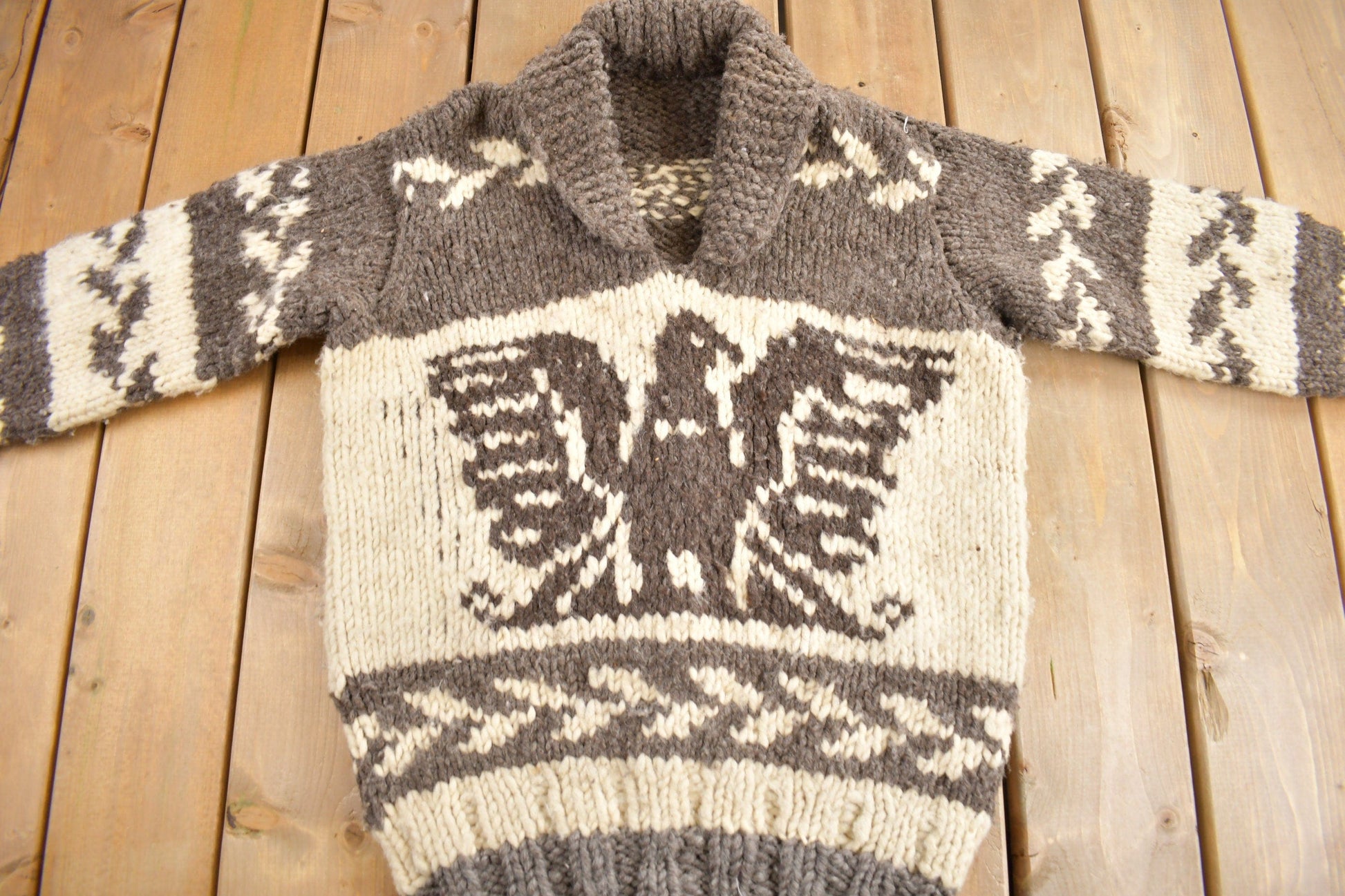 Other Clothing > Gender Neutral Adult Clothing > Hoodies & Sweatshirts > Sweatshirts Vintage 1950s Hand-Knit Eagle Theme Heavy Weight Sweater Men's M