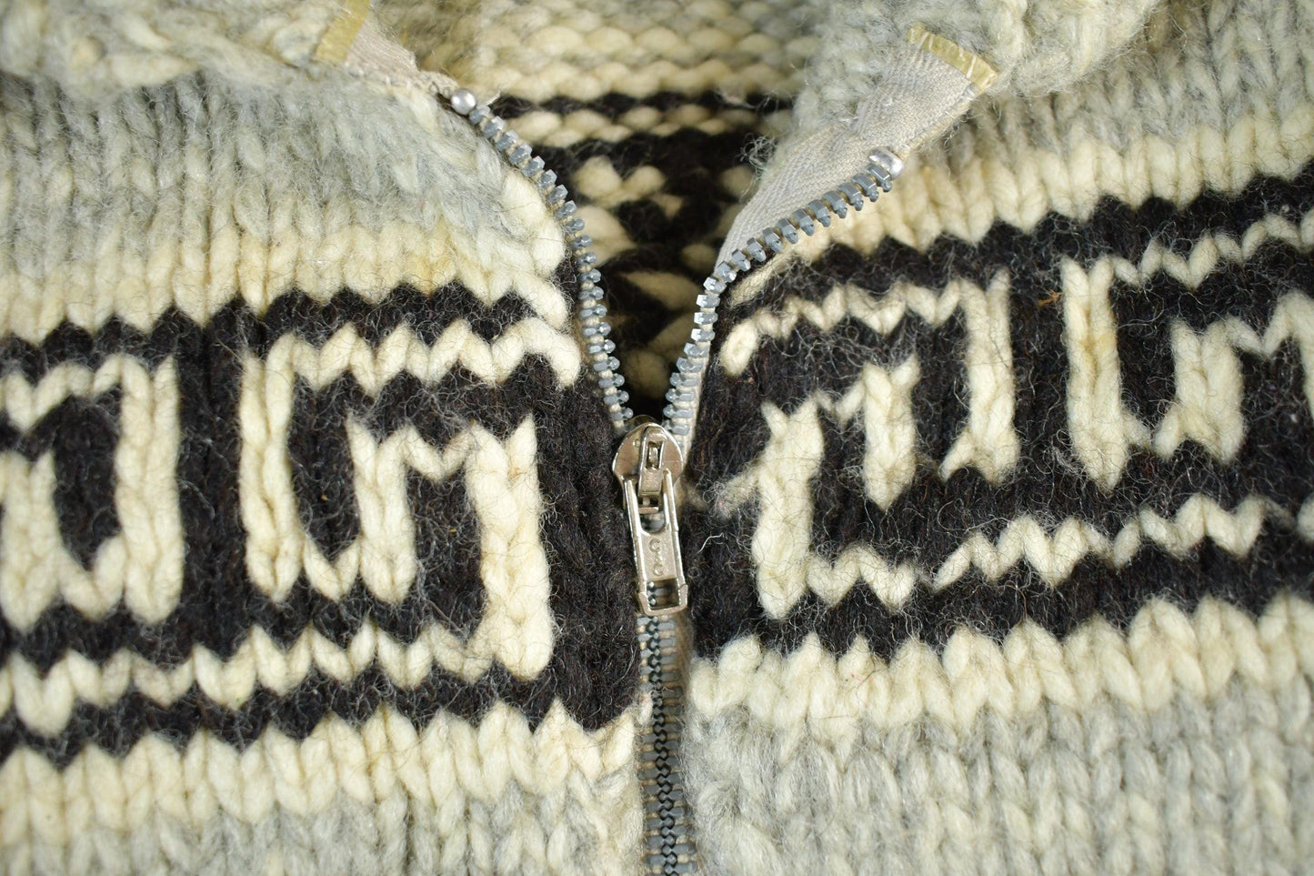 Other Clothing > Gender Neutral Adult Clothing > Hoodies & Sweatshirts > Sweatshirts Vintage 1960s 1970s Hand-Knit Eagle Theme Cowichan Sweater Men's Small