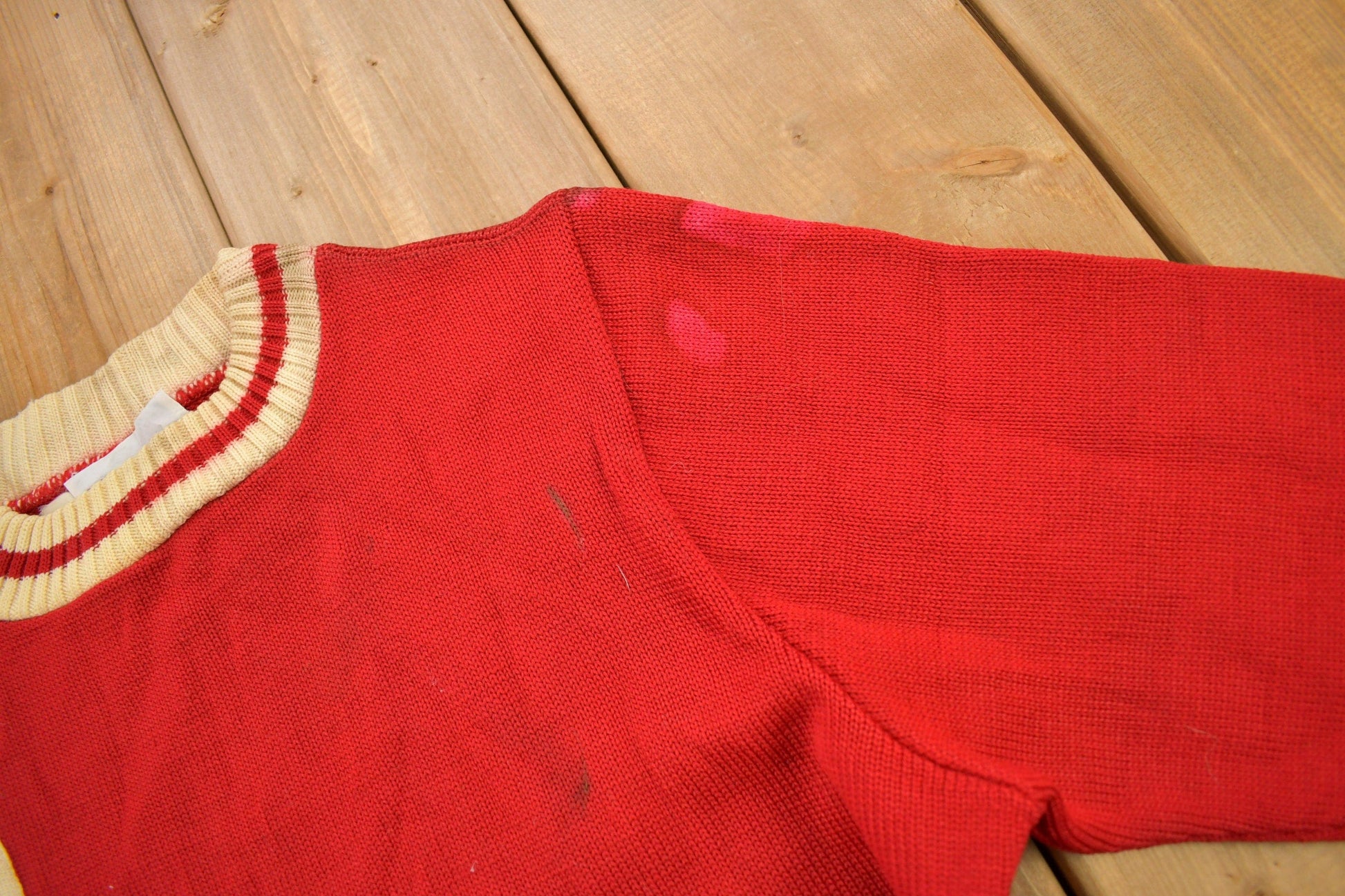 Other Clothing > Gender Neutral Adult Clothing > Hoodies & Sweatshirts > Sweatshirts Vintage 1960s Barry Collegiate Knitted Crewneck Sweater Men's Small