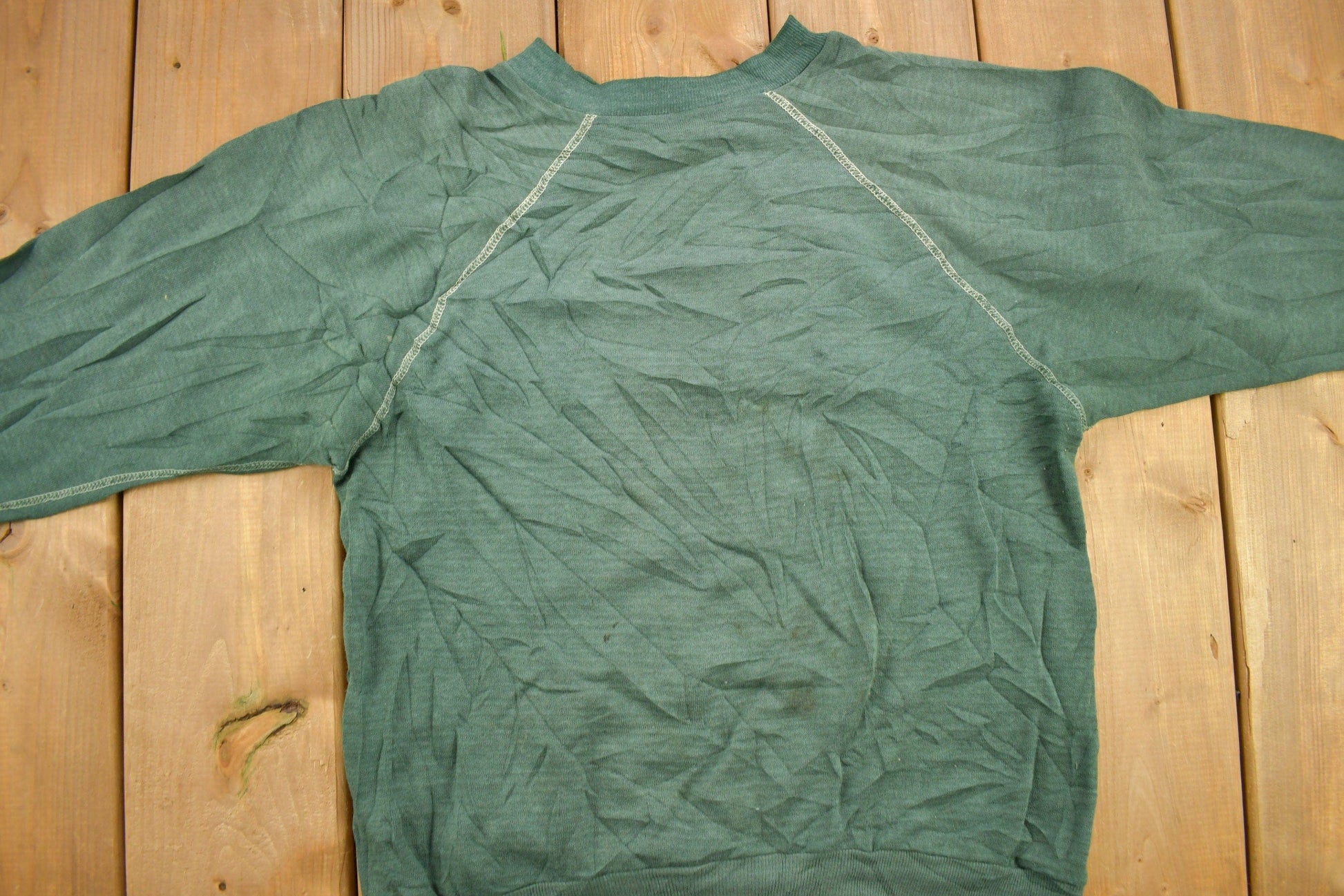Other Clothing > Gender Neutral Adult Clothing > Hoodies & Sweatshirts > Sweatshirts Vintage 1960s Blank Faded Forest Green Crewneck Sweatshirt Men's XS