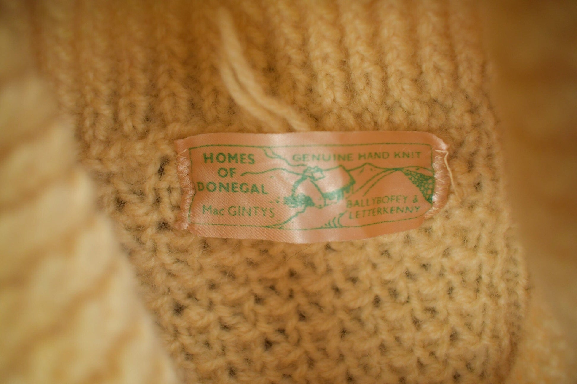 Other Clothing > Gender Neutral Adult Clothing > Hoodies & Sweatshirts > Sweatshirts Vintage 1960s Homes Of Donegal 100% Wool Cable Knit Sweater Men's M