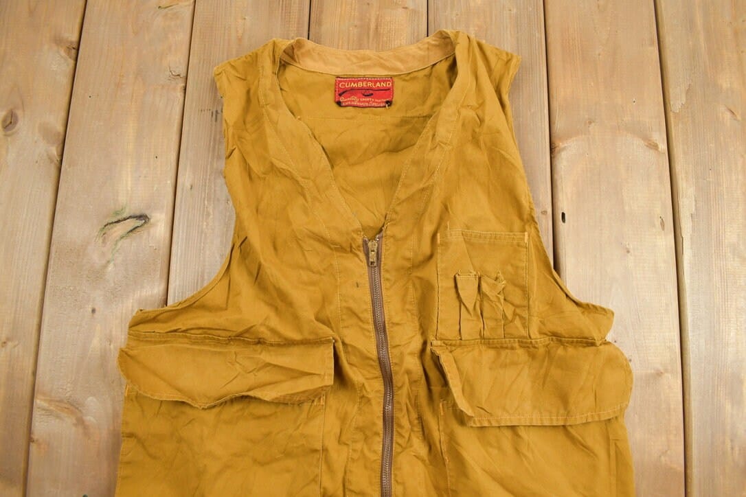 Other Clothing > Gender Neutral Adult Clothing > Hoodies & Sweatshirts > Sweatshirts Vintage 1970s Cumberland Hunting Vest Men's Medium
