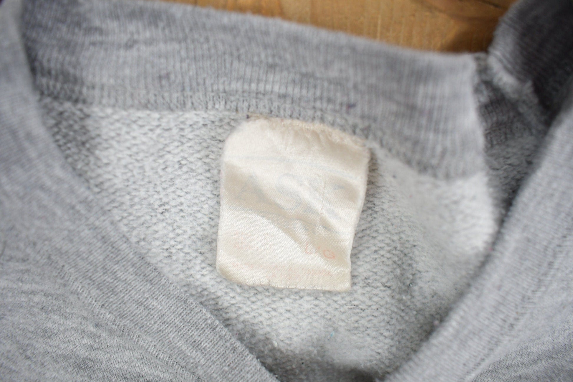 Other Clothing > Gender Neutral Adult Clothing > Hoodies & Sweatshirts > Sweatshirts Vintage 1980s Beaver River Trapper Canada Crewneck Sweatshirt Men's Medium